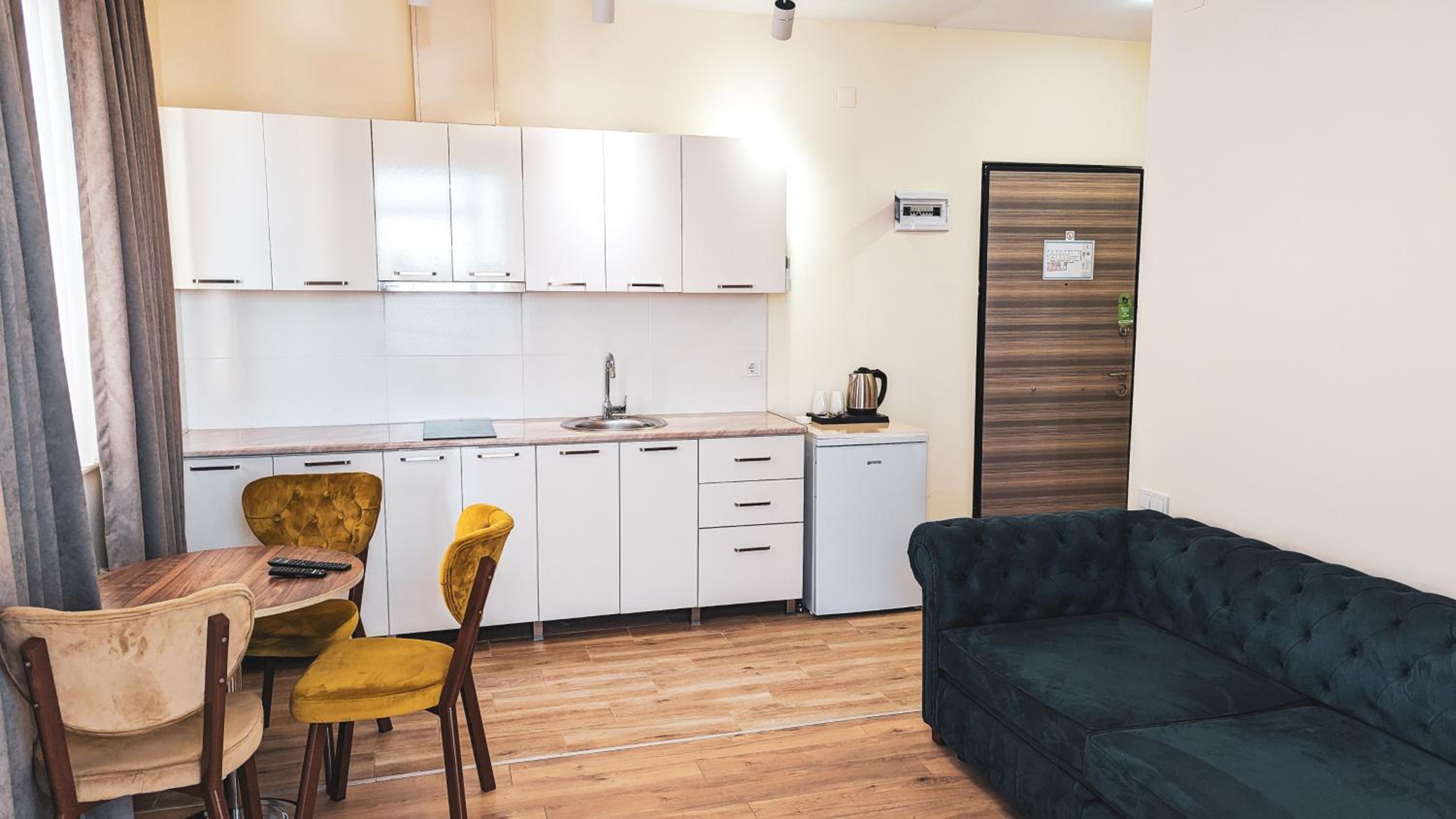 Suite - Photo 6