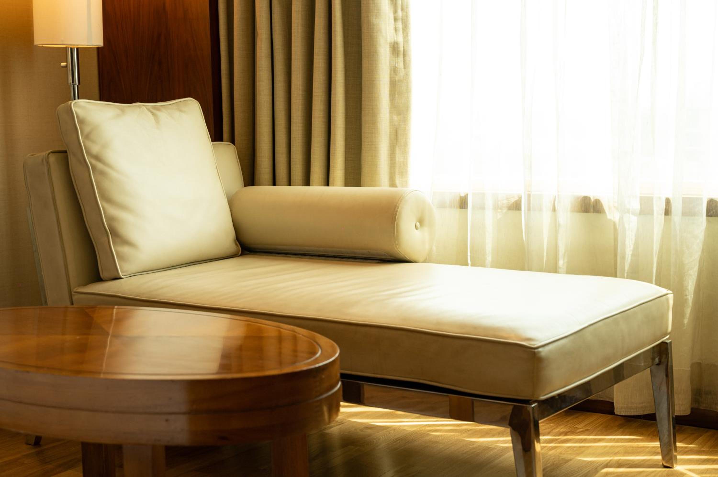Executive King Room - Lounge Access - Photo 10