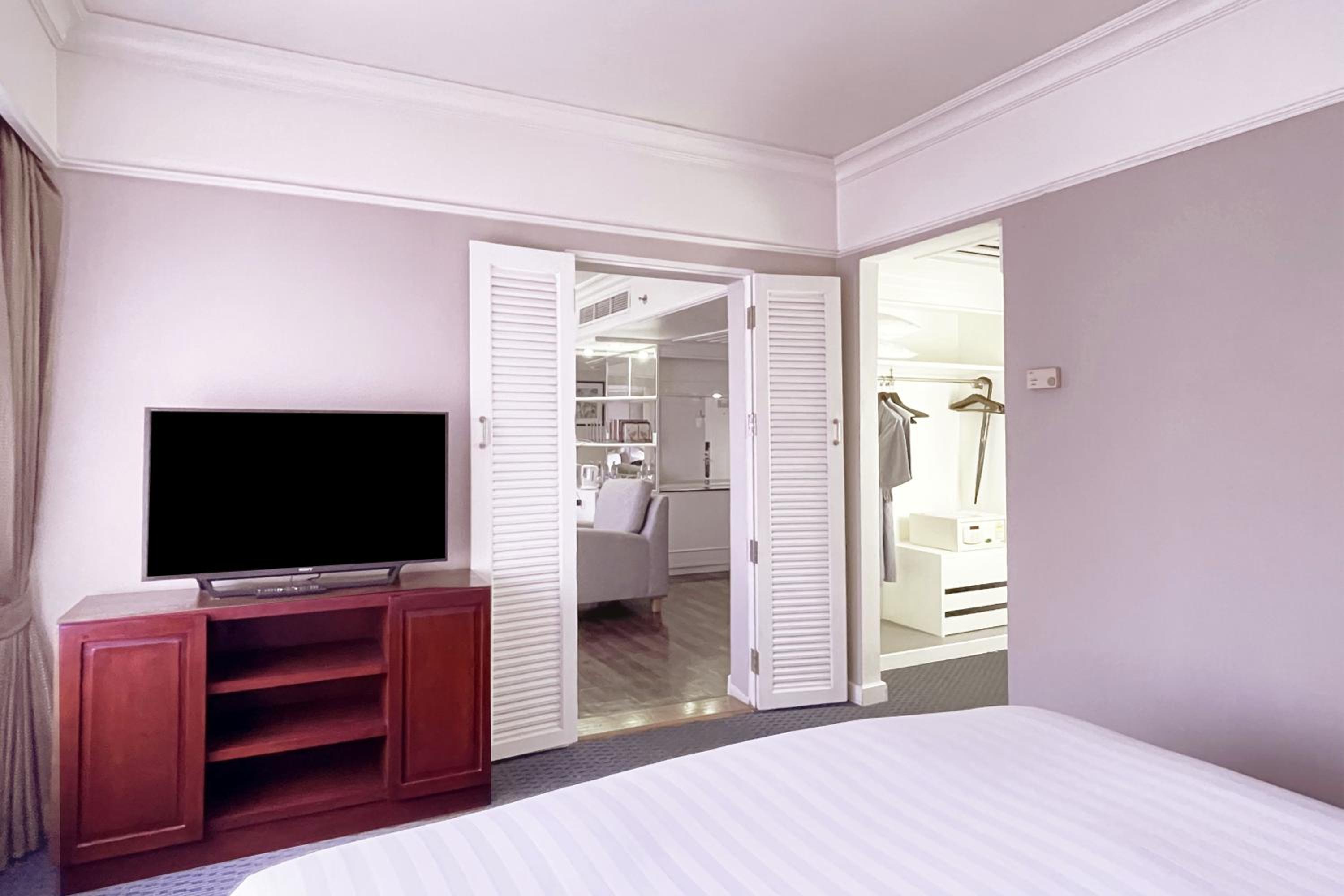 One Bedroom Suite photo 3
