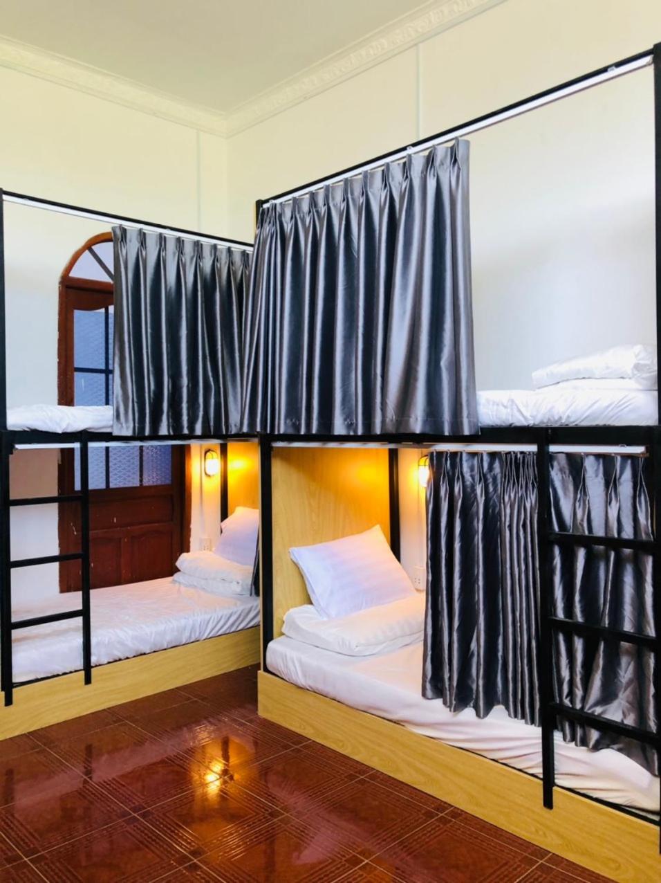 Bunk Bed in Mixed Dormitory Room