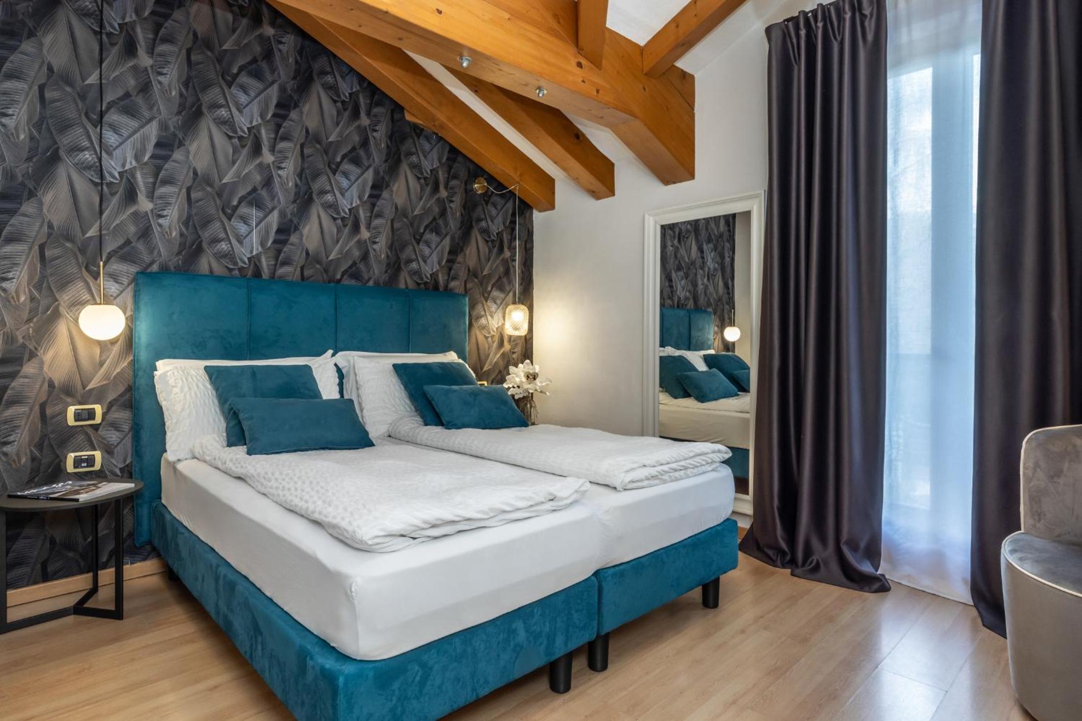 Double Room with Mountain View
