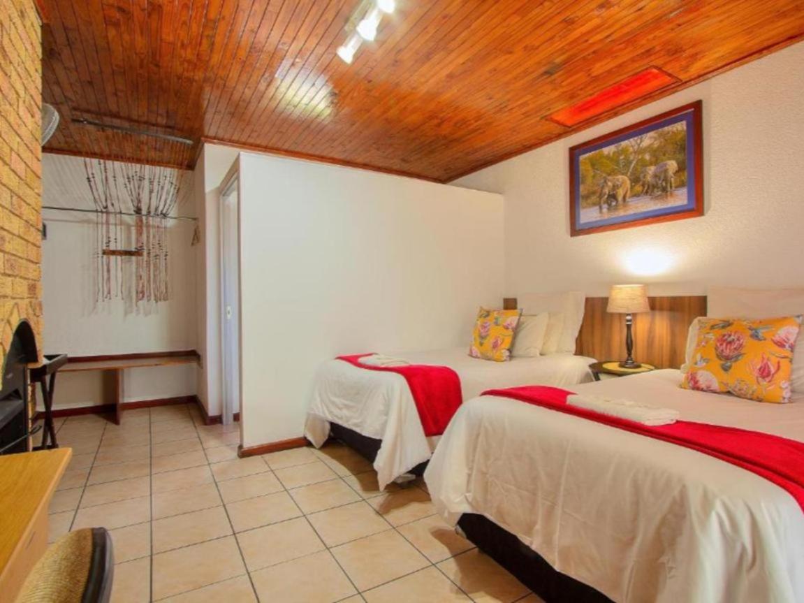 Standard Twin Room - Photo 1