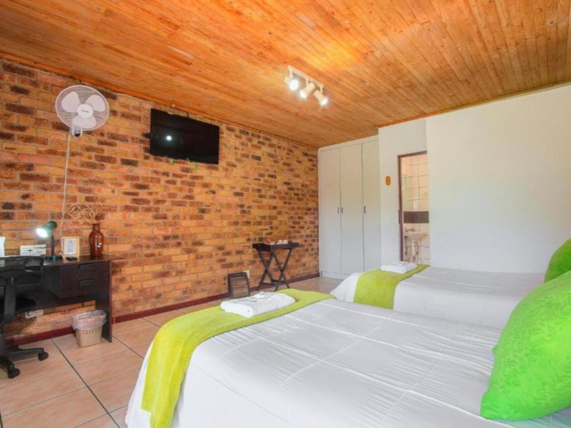 Superior Twin Room - Photo 5