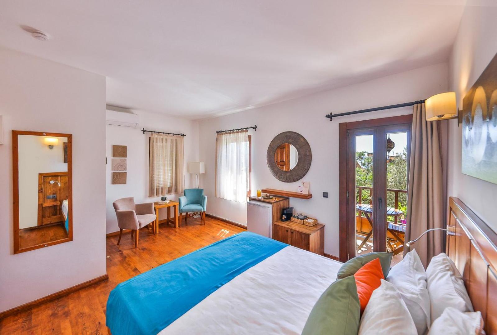 Honeymoon Room with Balcony and Sea View