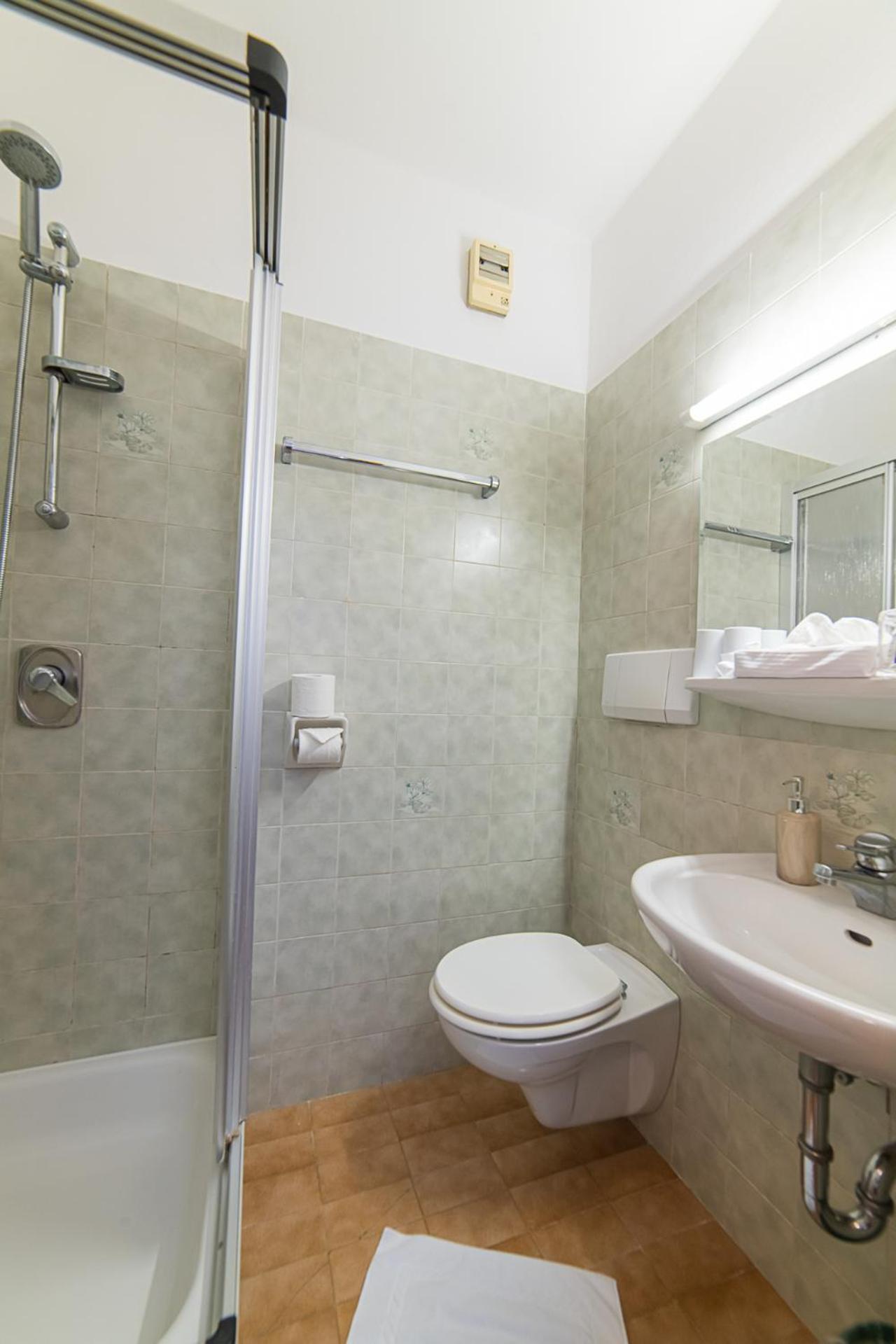 Double Or Twin Room photo 2