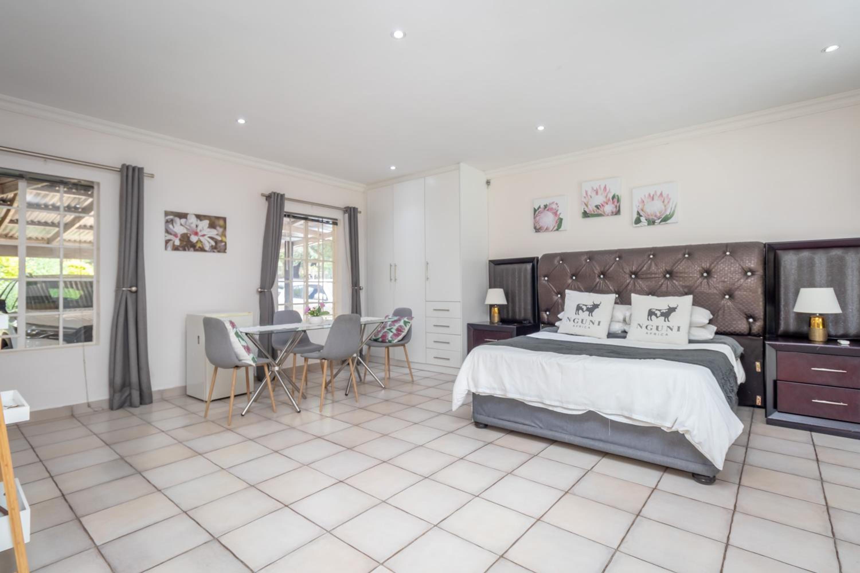 Double Room with Park View - Photo 1