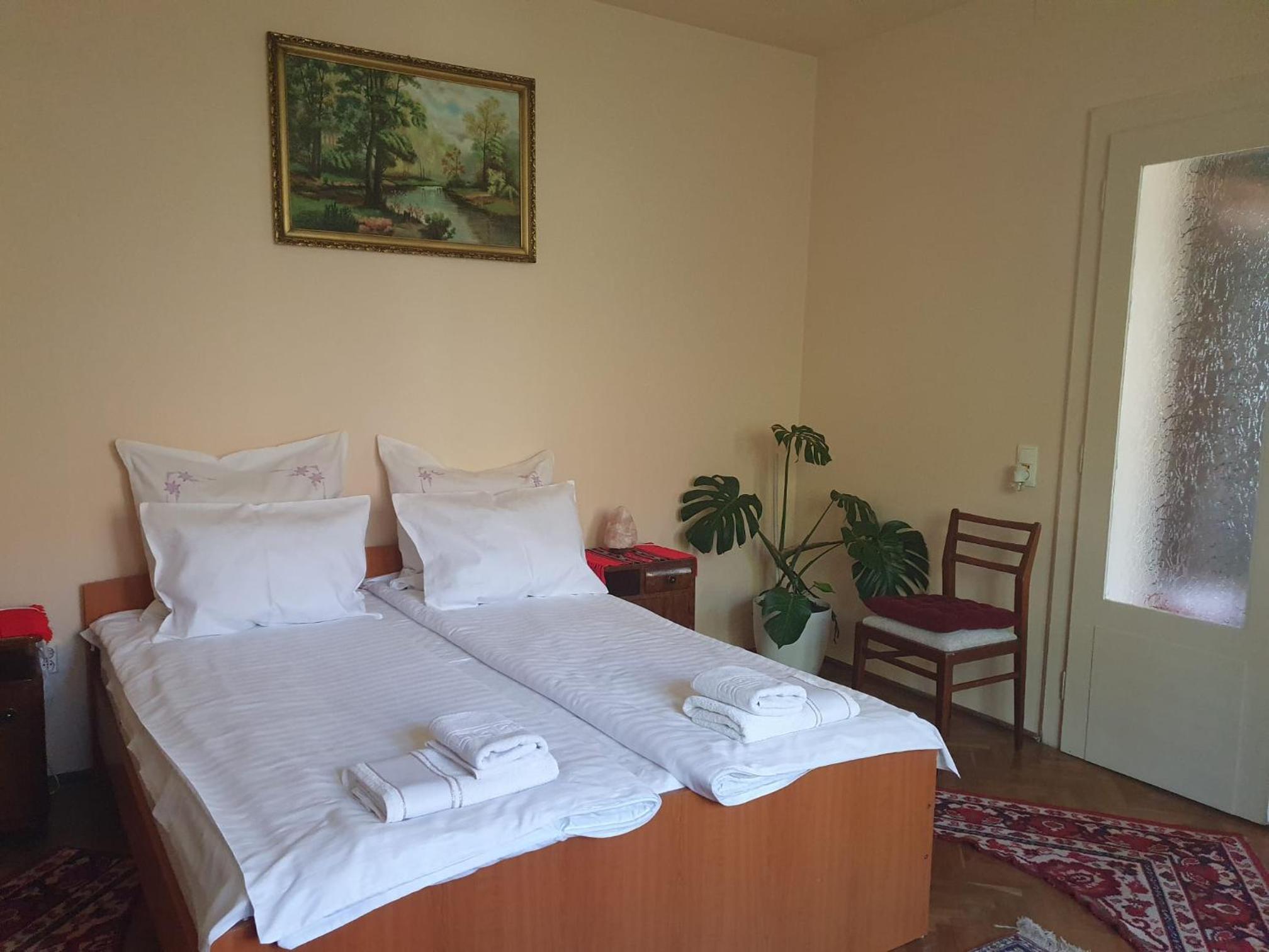 Double Room with Shared Bathroom photo 1