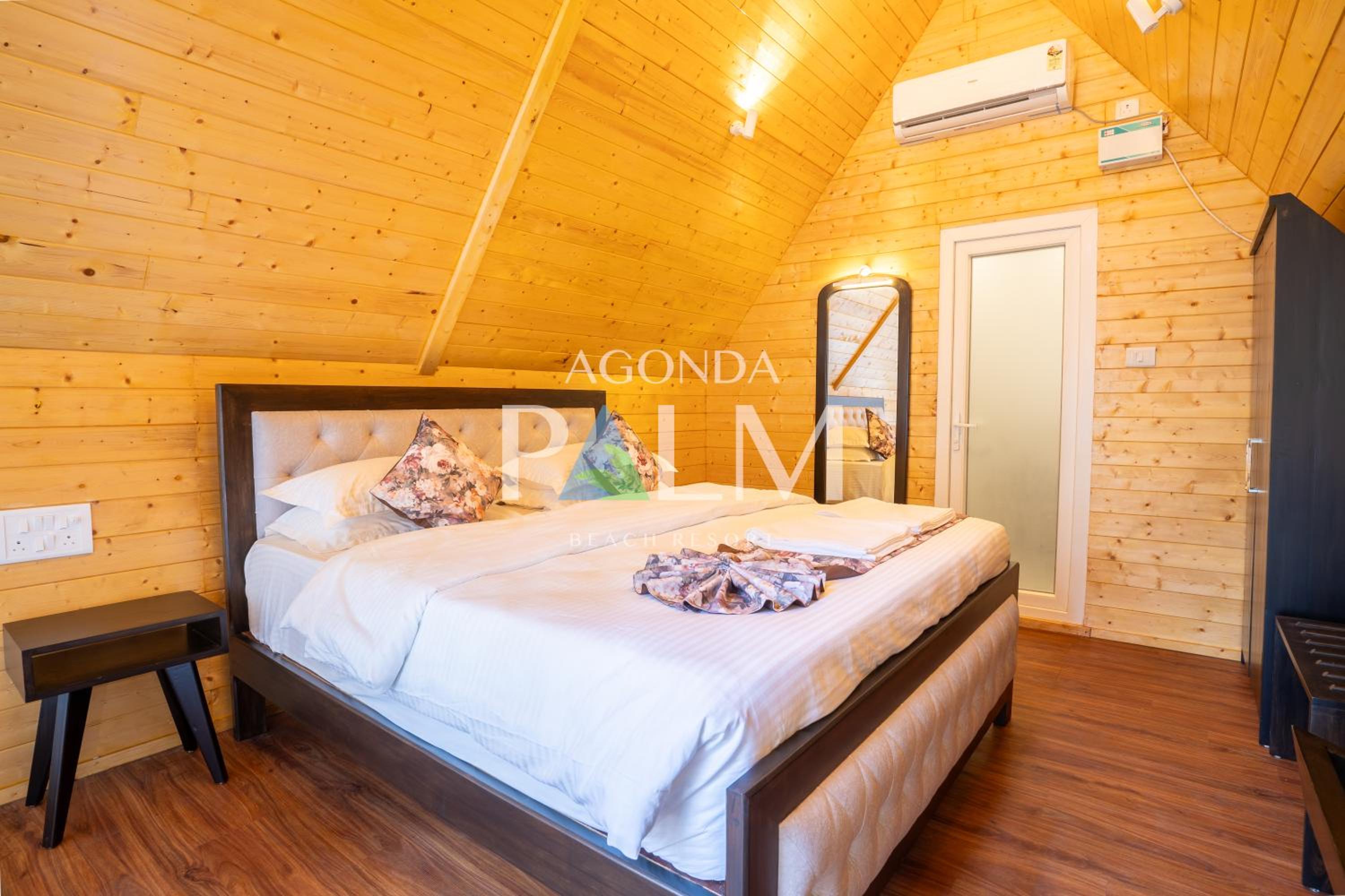 Deluxe King Suite photo 3