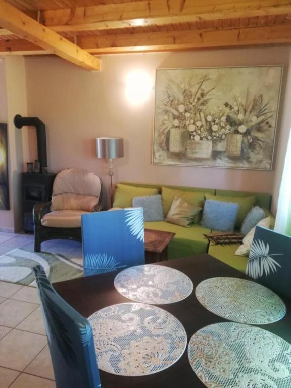 Three-Bedroom House photo 1