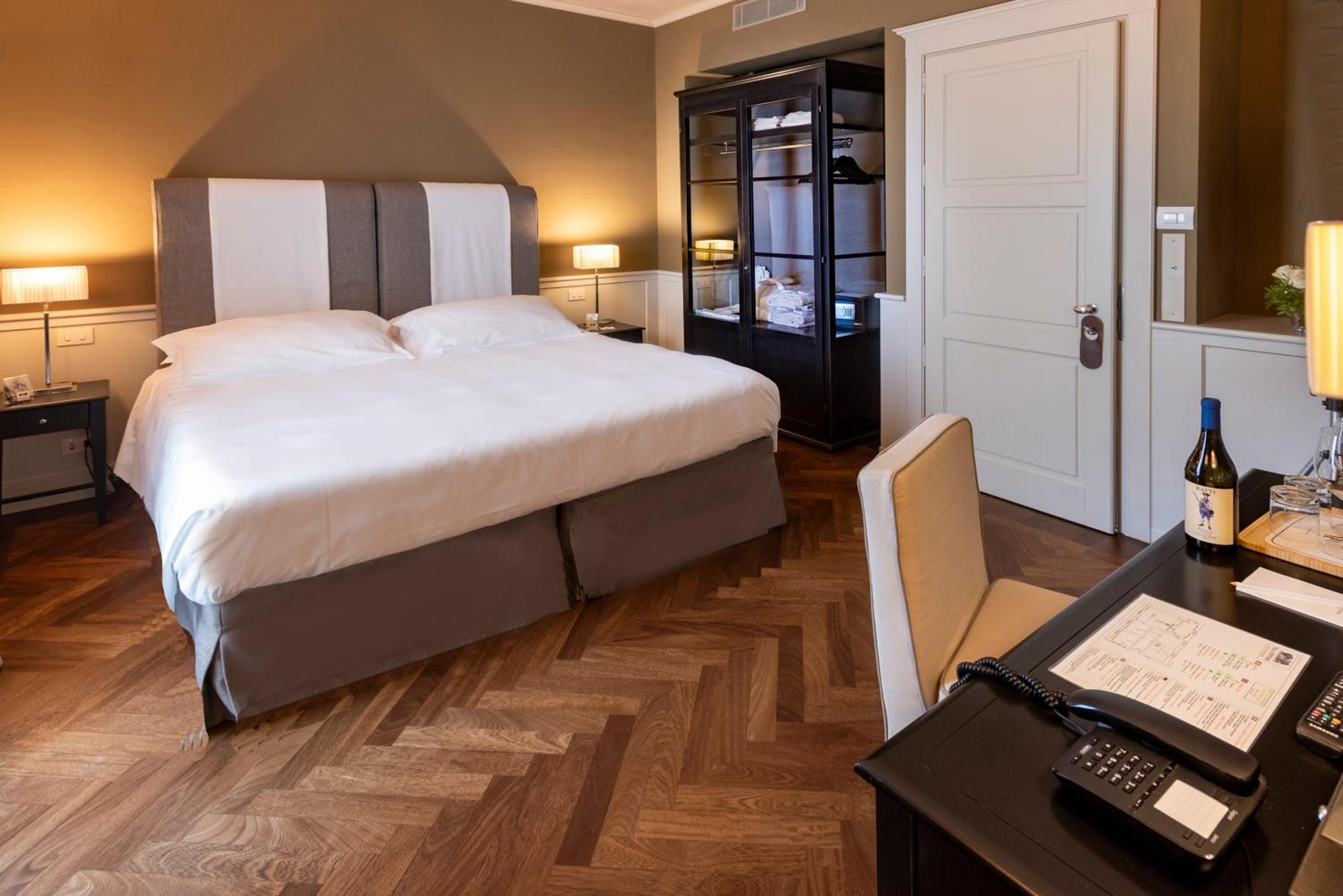 Standard Double Room - Photo 4