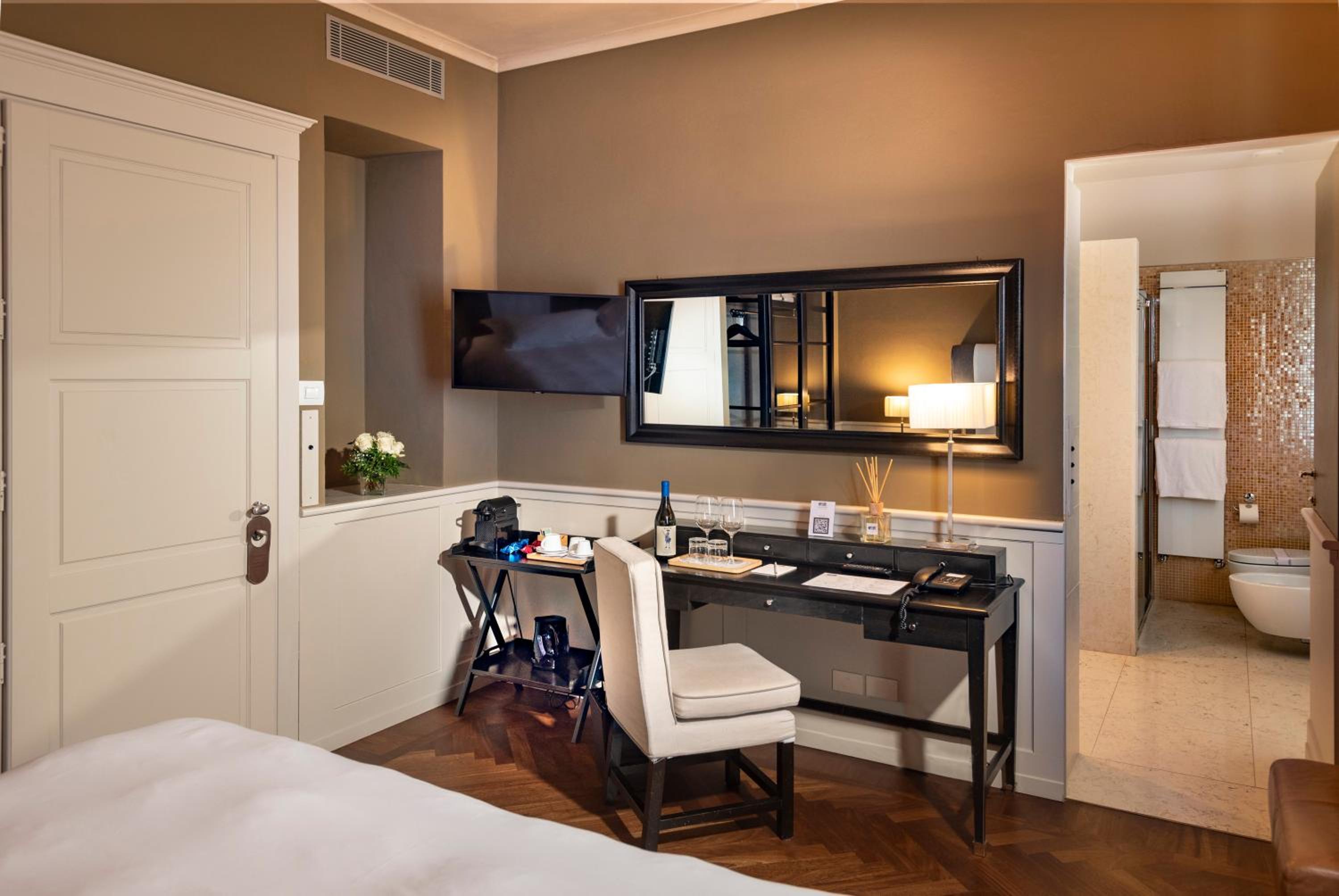 Standard Double Room - Photo 1