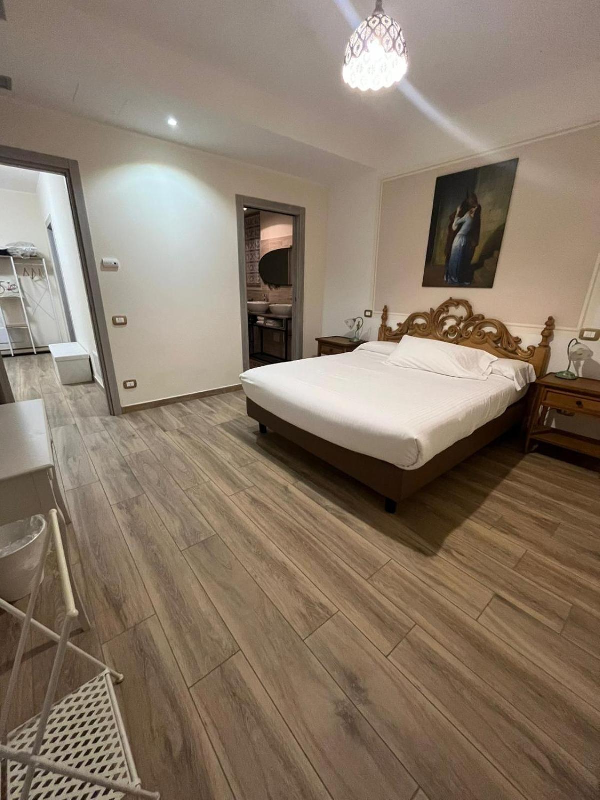 Junior Suite with Balcony - Photo 1