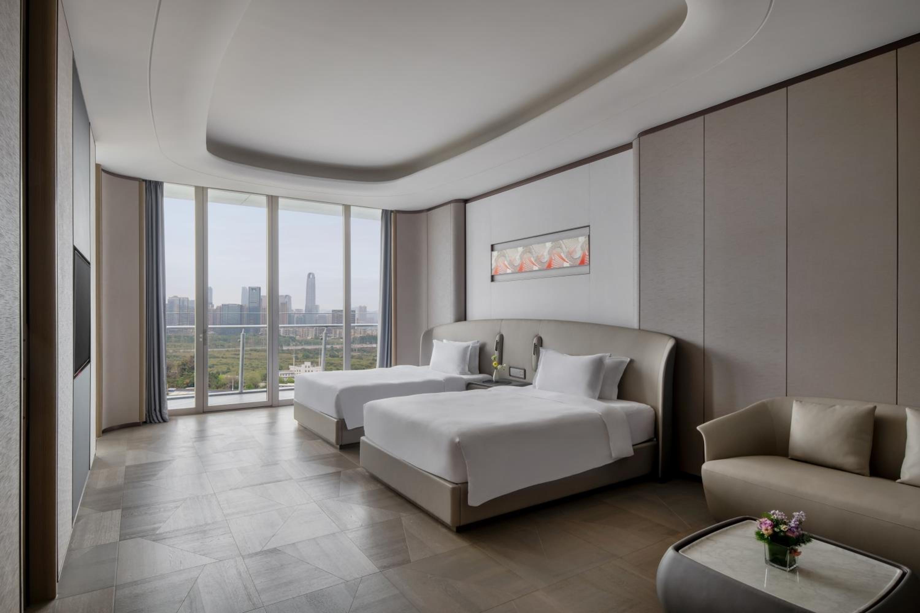 2 Queen Premium Lounge Access