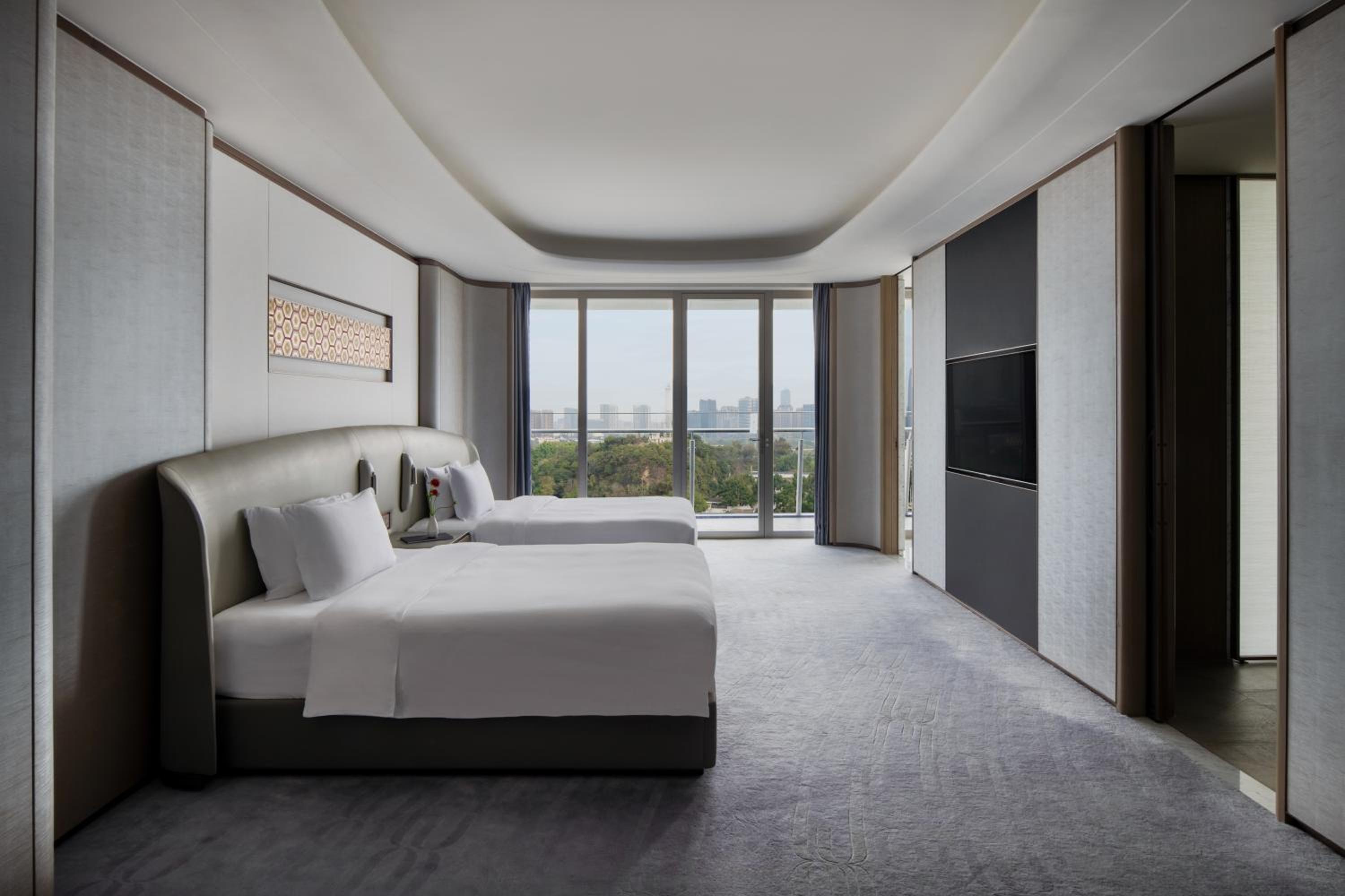 Premium Queen Room with Two Queen Beds and River View photo 2