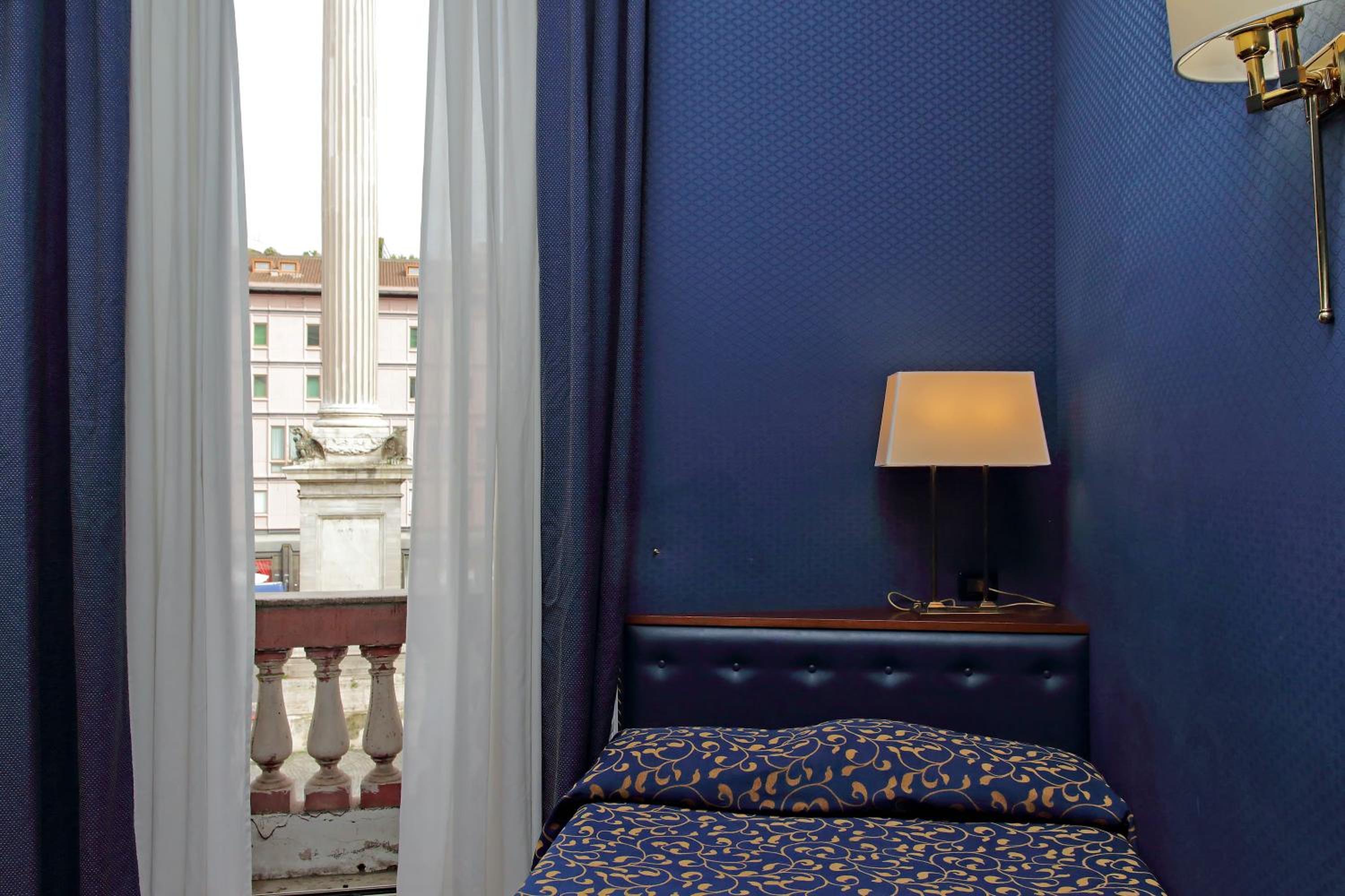 Double Room with Private External Bathroom photo 2
