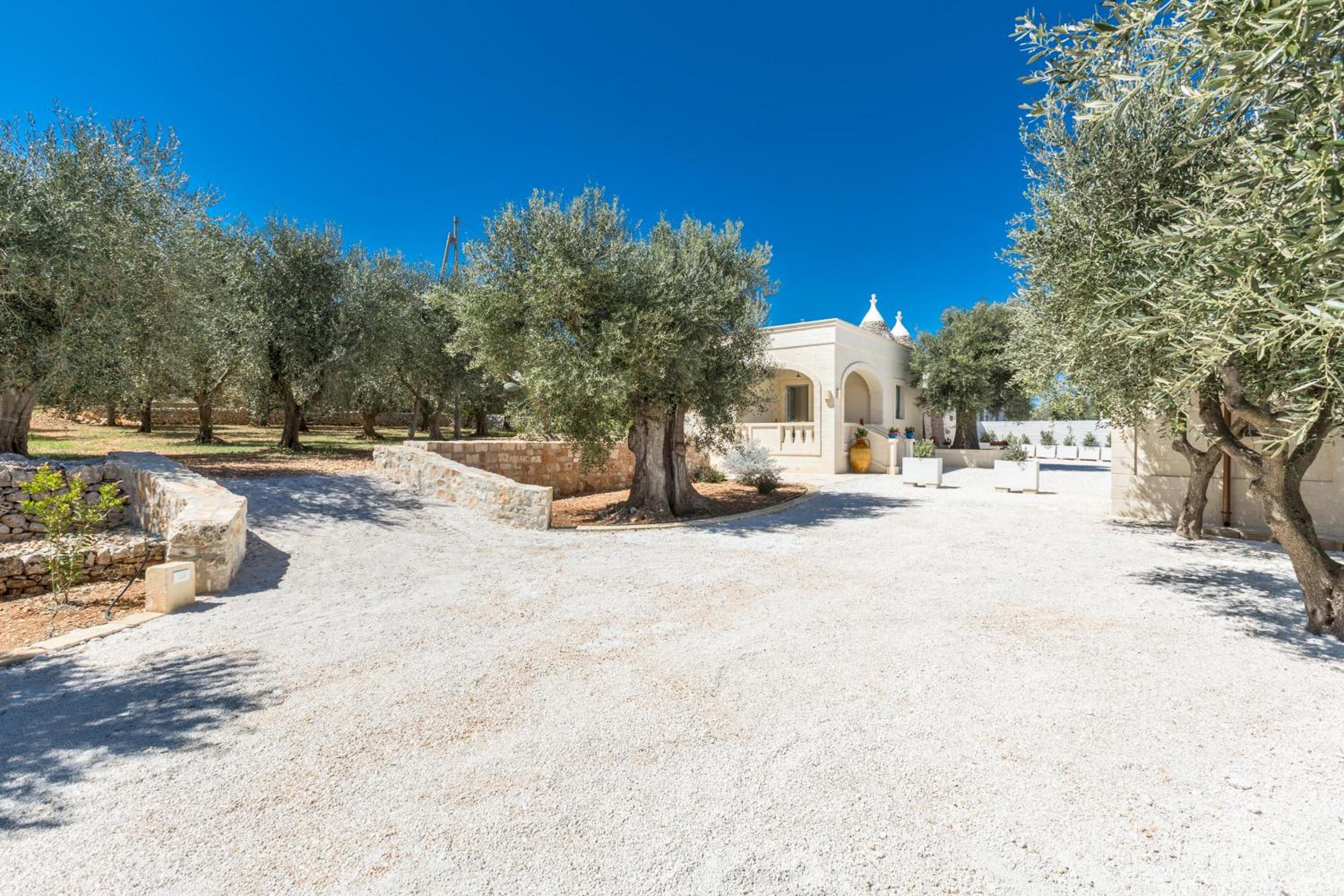 Villa photo 2