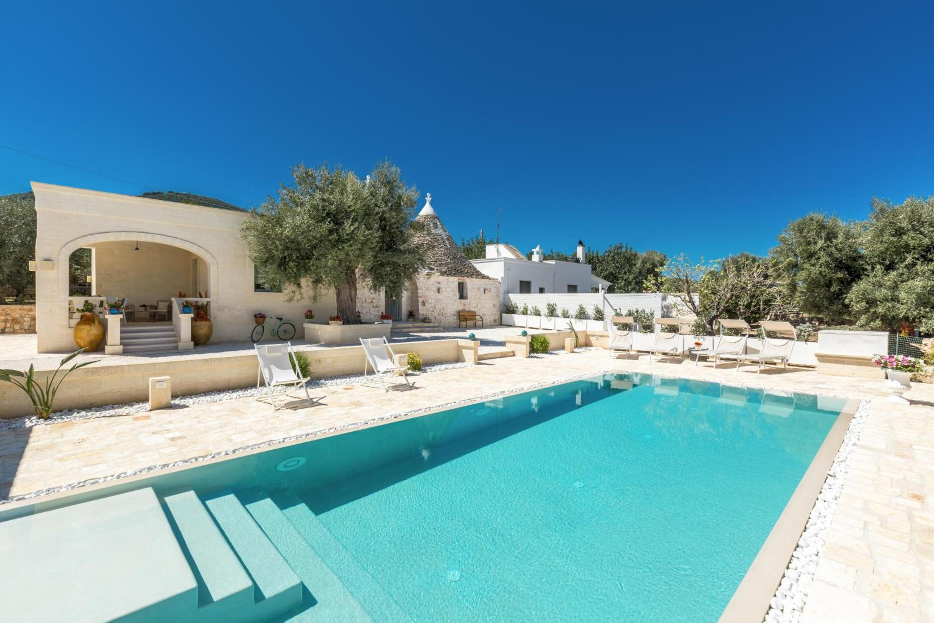 Villa photo 3