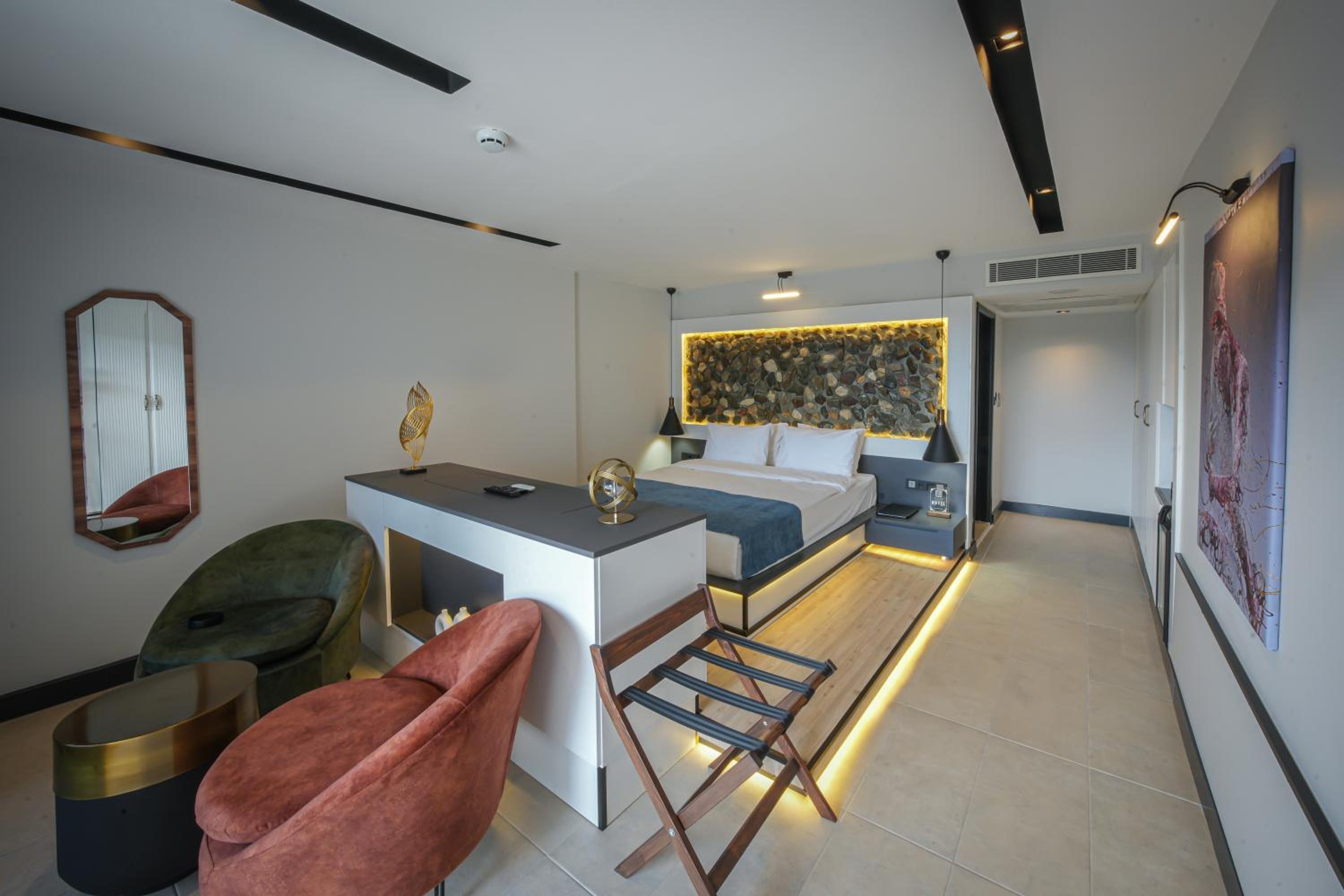 Triple Room with Pool View - Photo 15