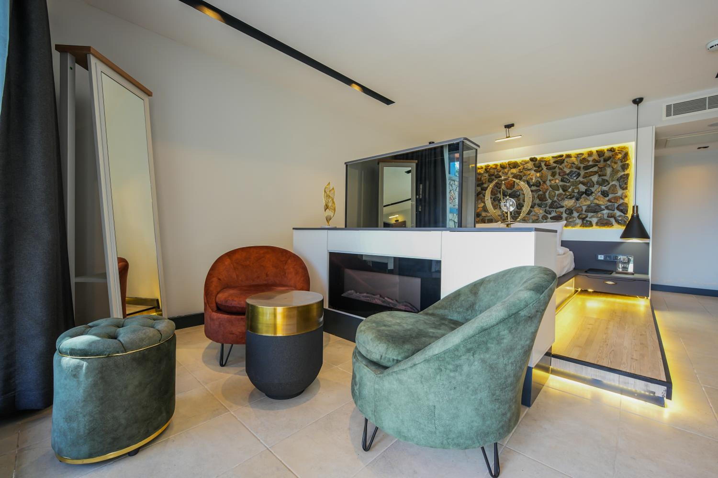 Triple Room with Pool View - Photo 14