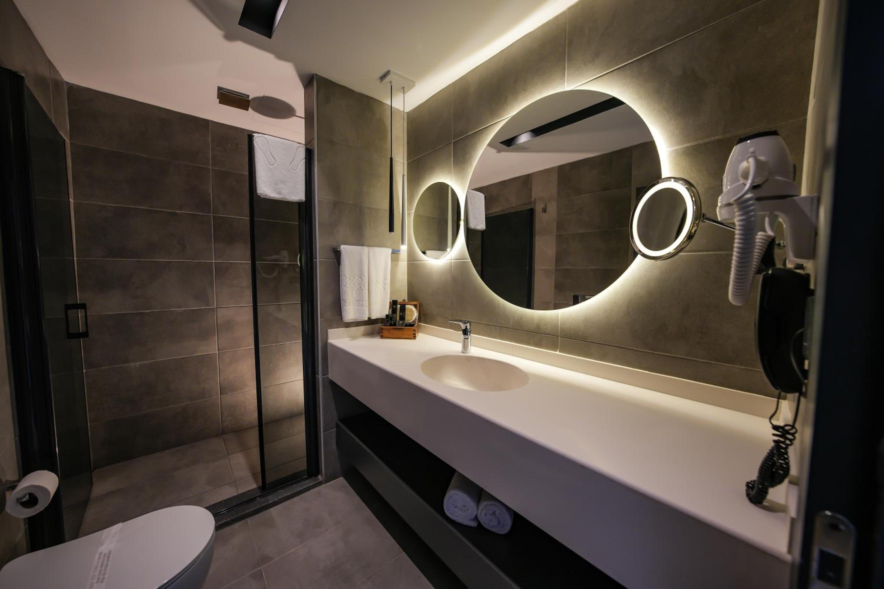 Triple Room with Pool View - Photo 7