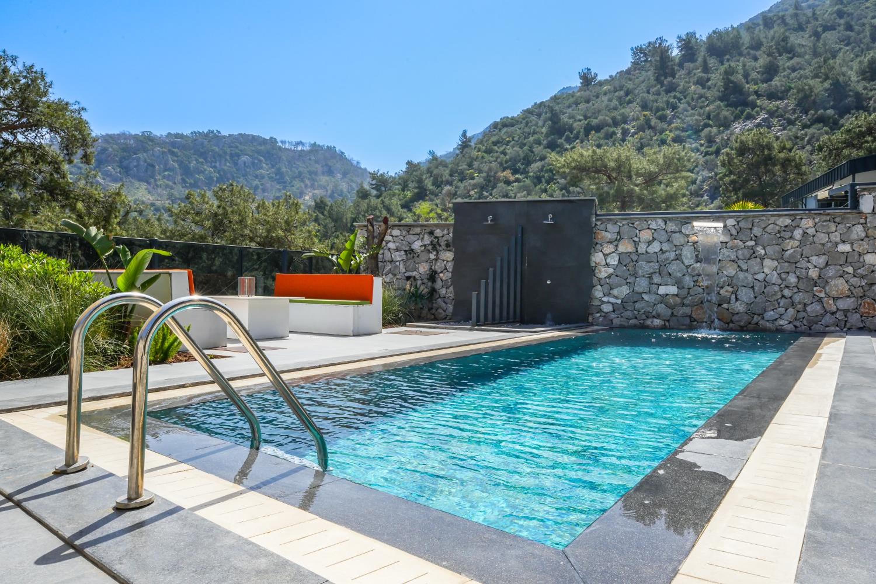 Triple Room with Pool View - Photo 2