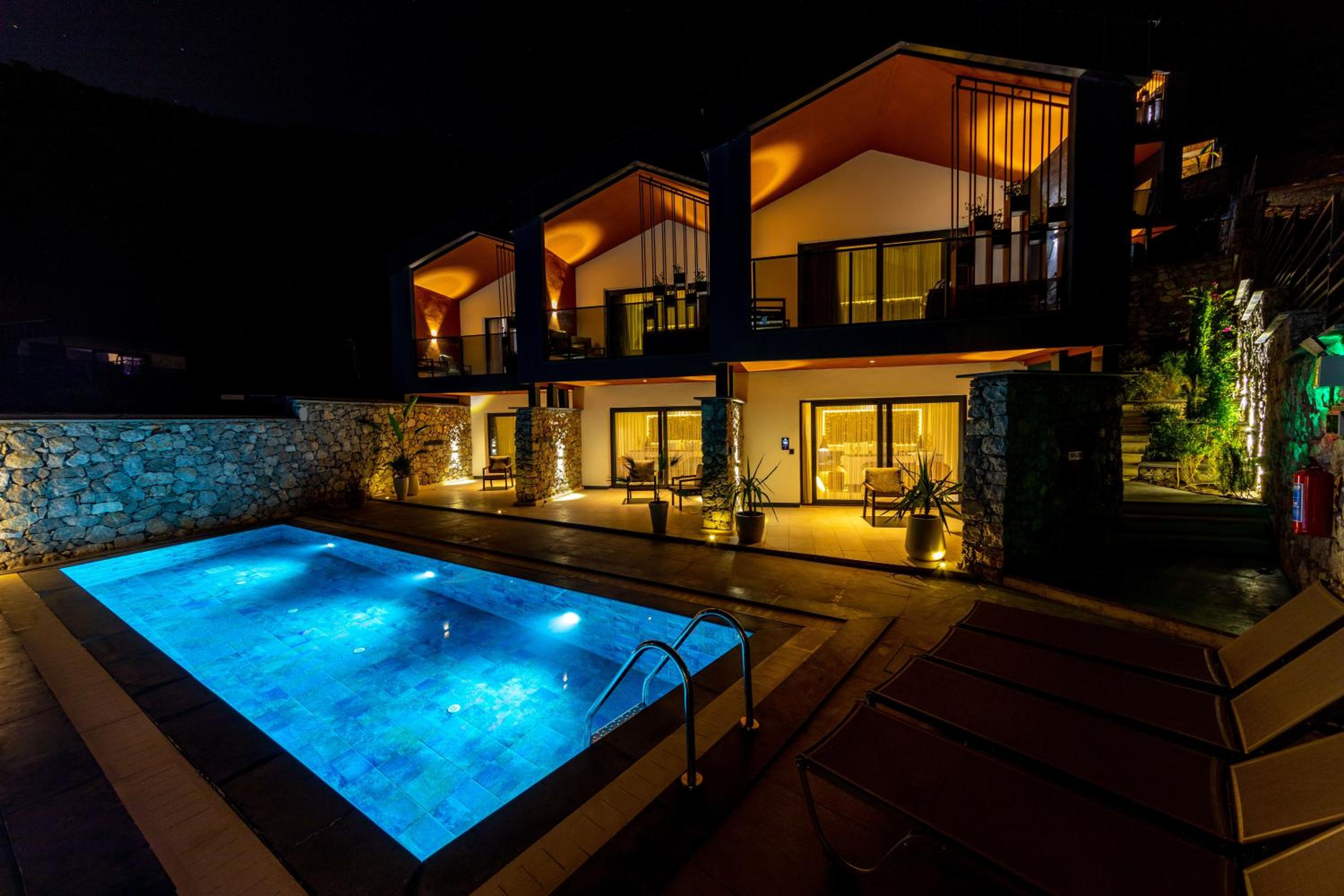 Triple Room with Pool View - Photo 22