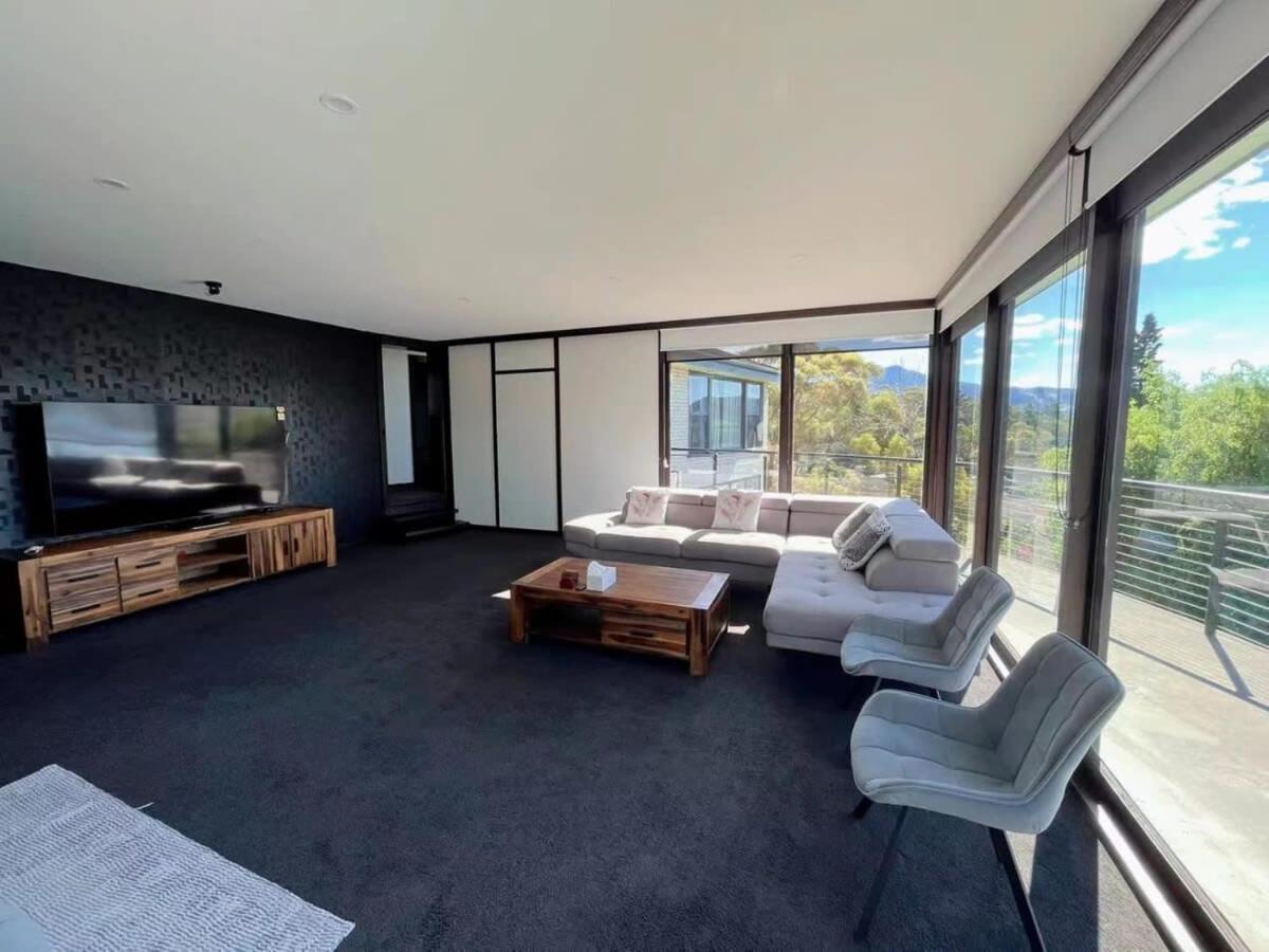 Villa photo 1