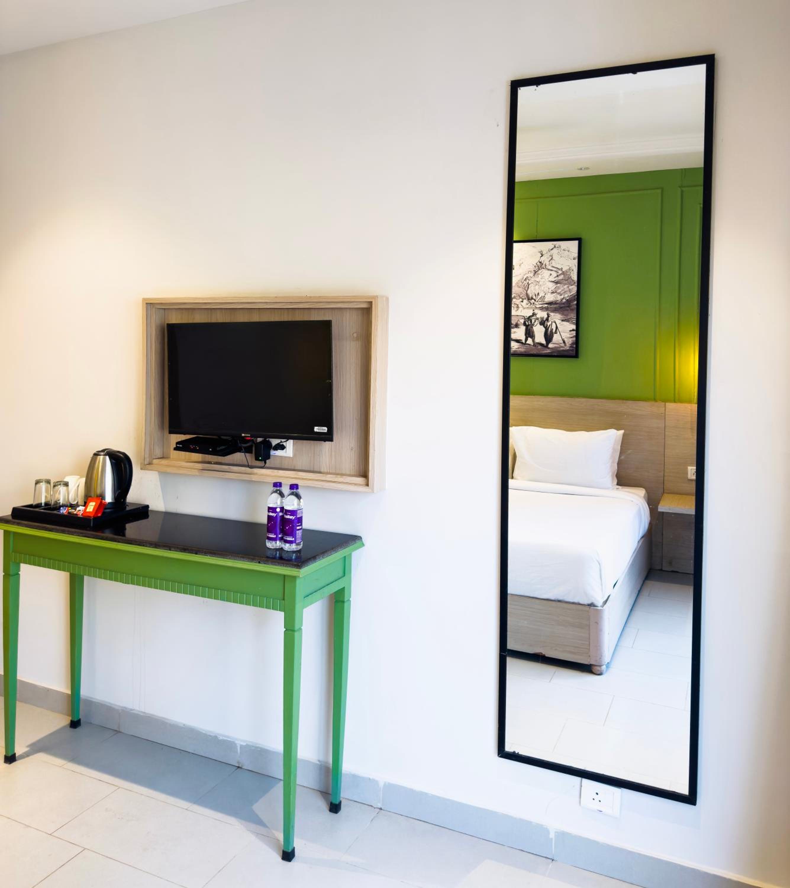 Family Room - Photo 2