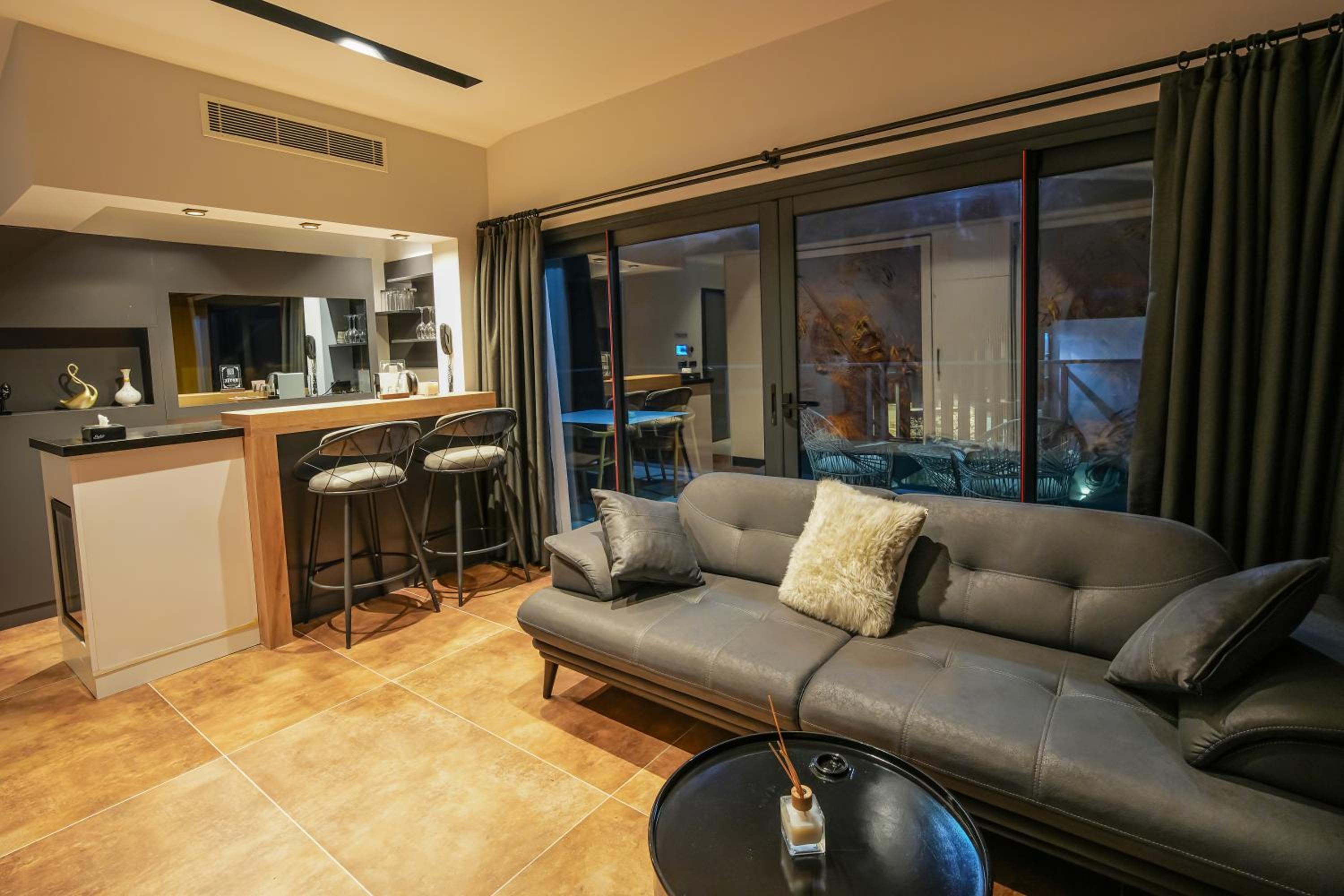 King Suite - Photo 9