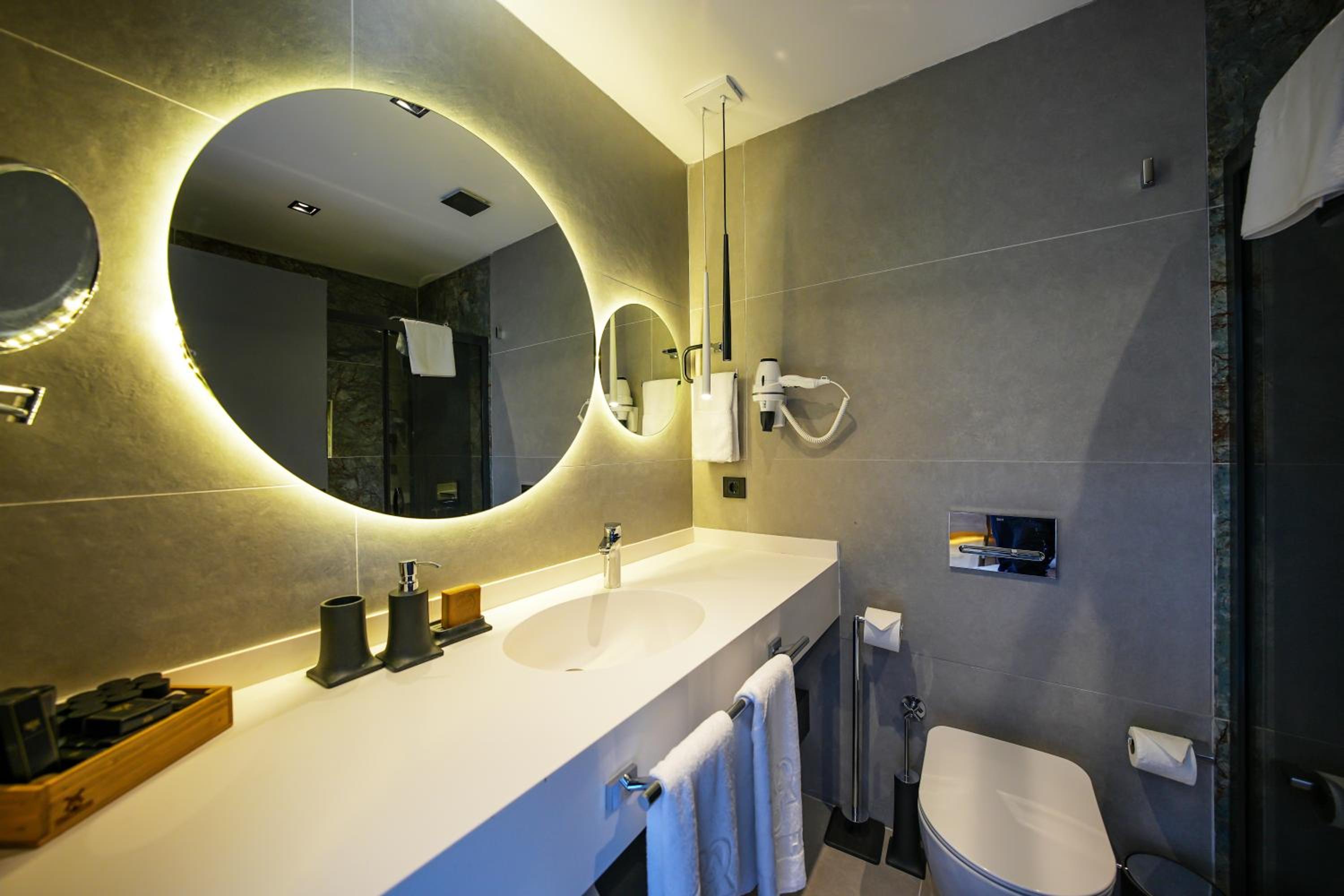 King Suite - Photo 14