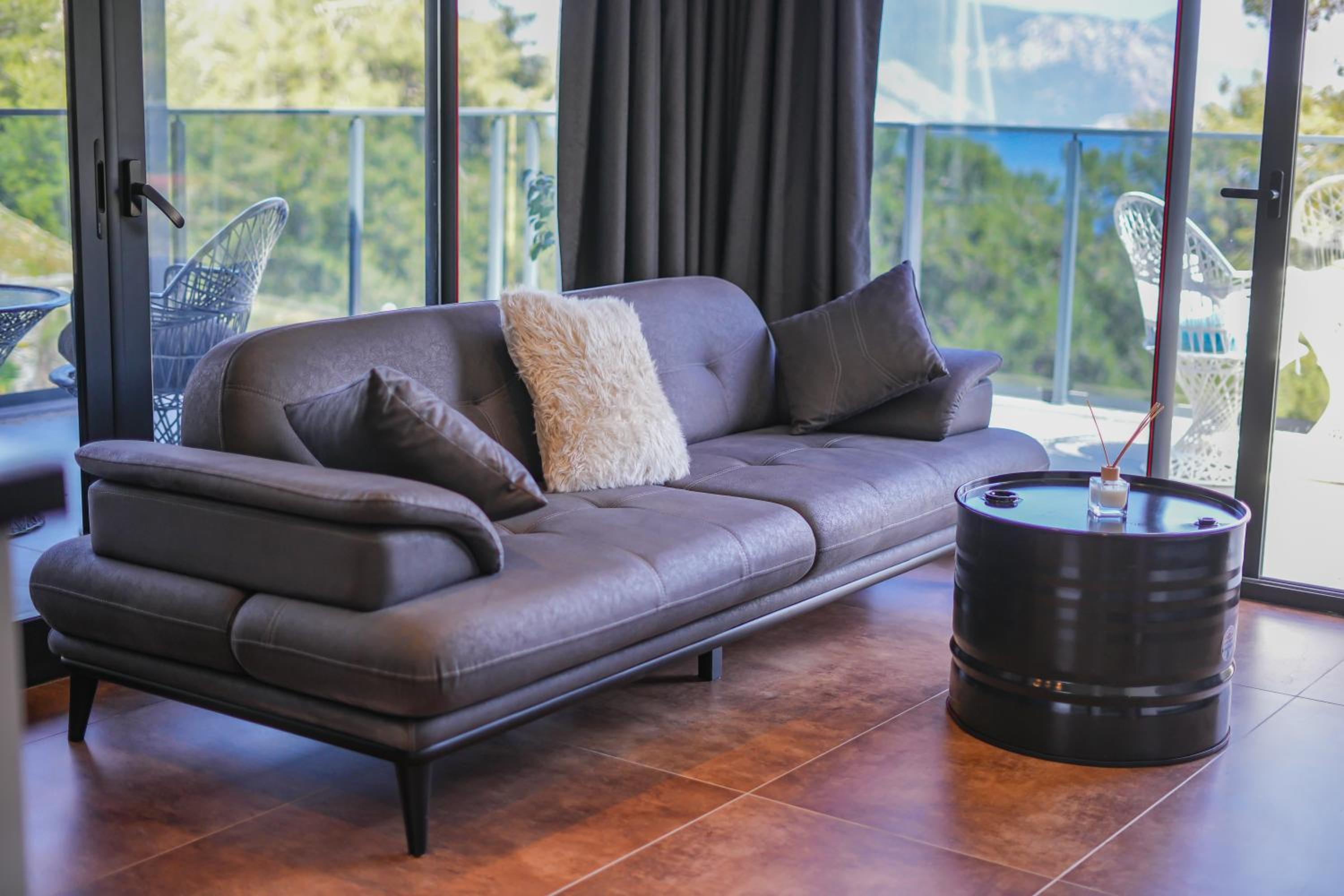 King Suite - Photo 3