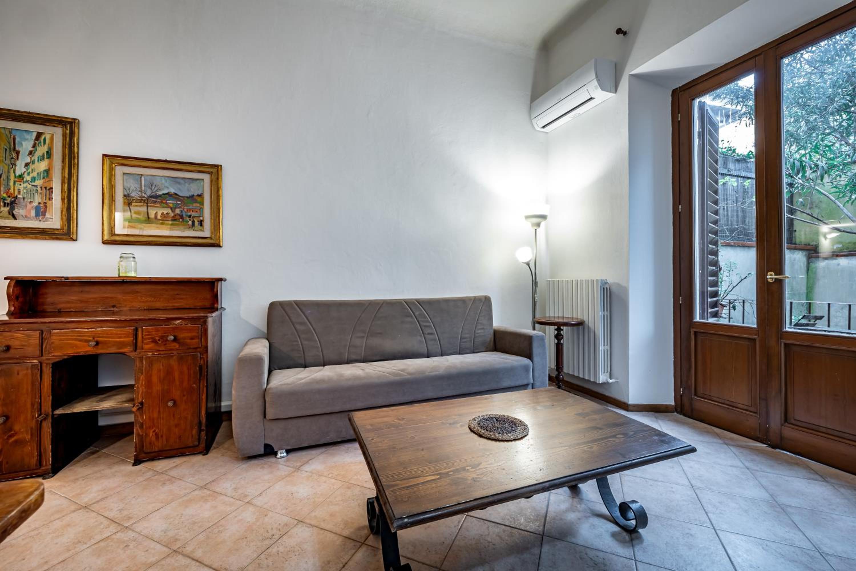 One-Bedroom Apartment