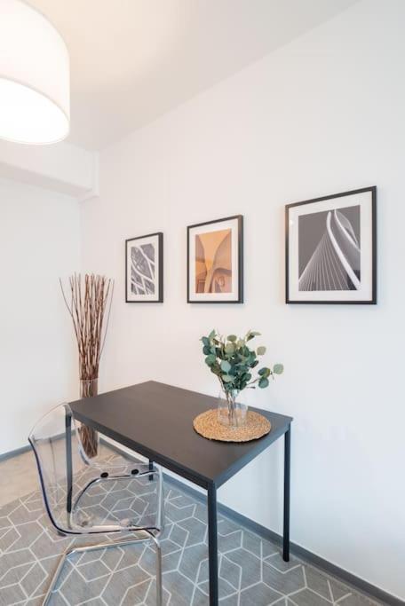 One-Bedroom Apartment photo 3