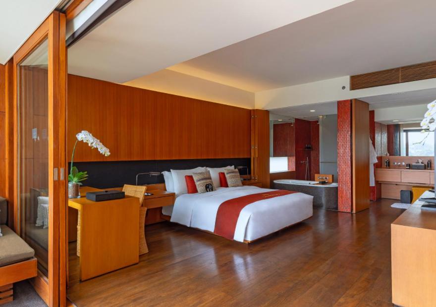 Lanna Riverfront Suite photo 3