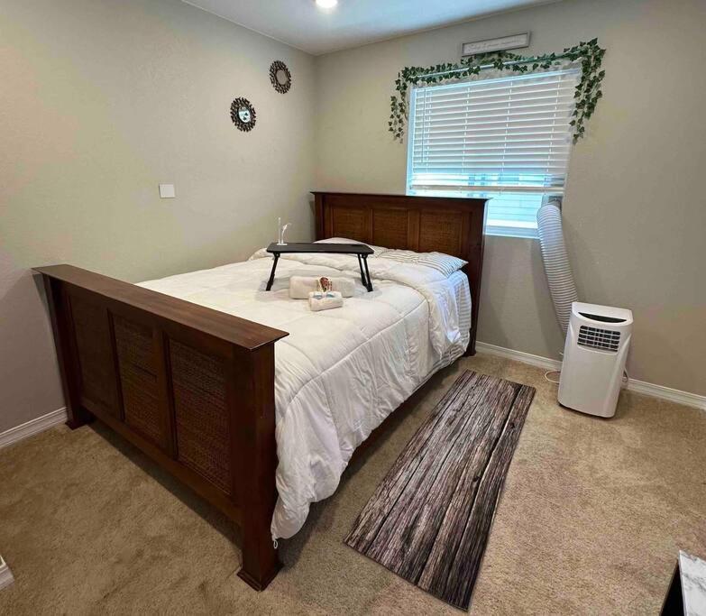 One-Bedroom House photo 1