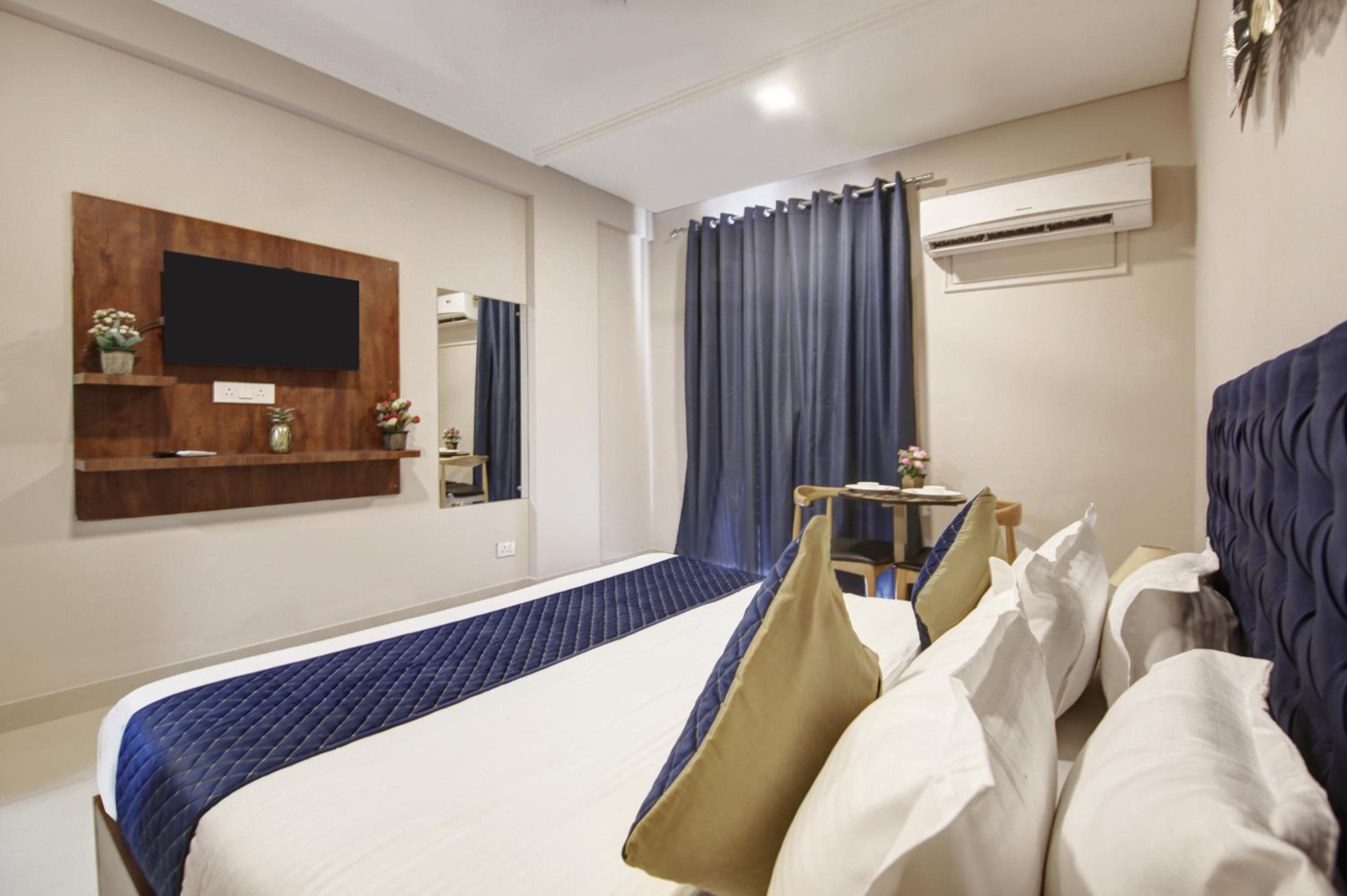 Double Room with Balcony photo 3