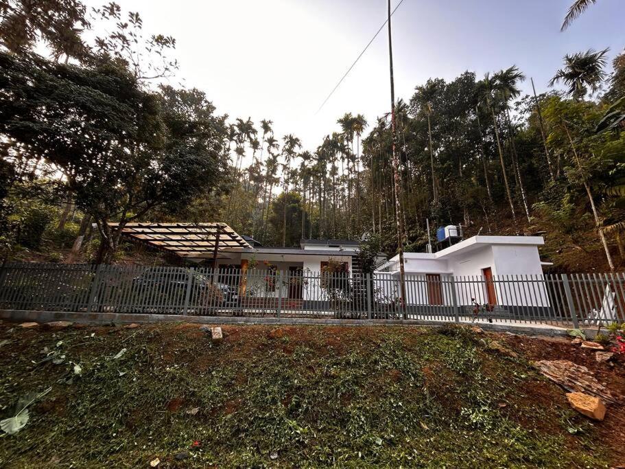 Villa photo 2