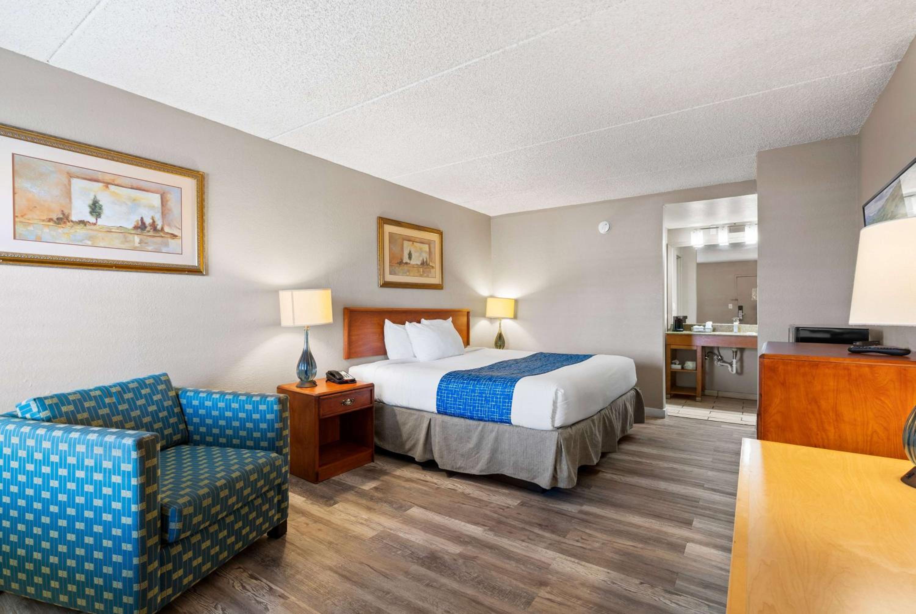 Queen Room - Disability Access - Non-Smoking - Photo 1