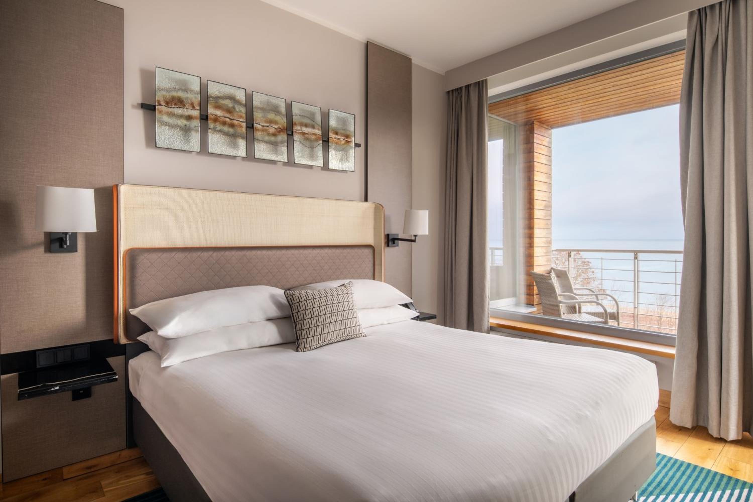 Superior King Room with Balcony and Sea View