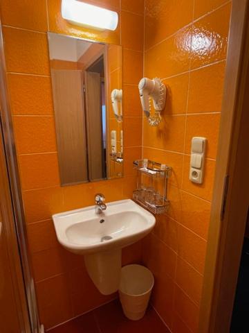 Superior Double or Twin Room - Photo 6