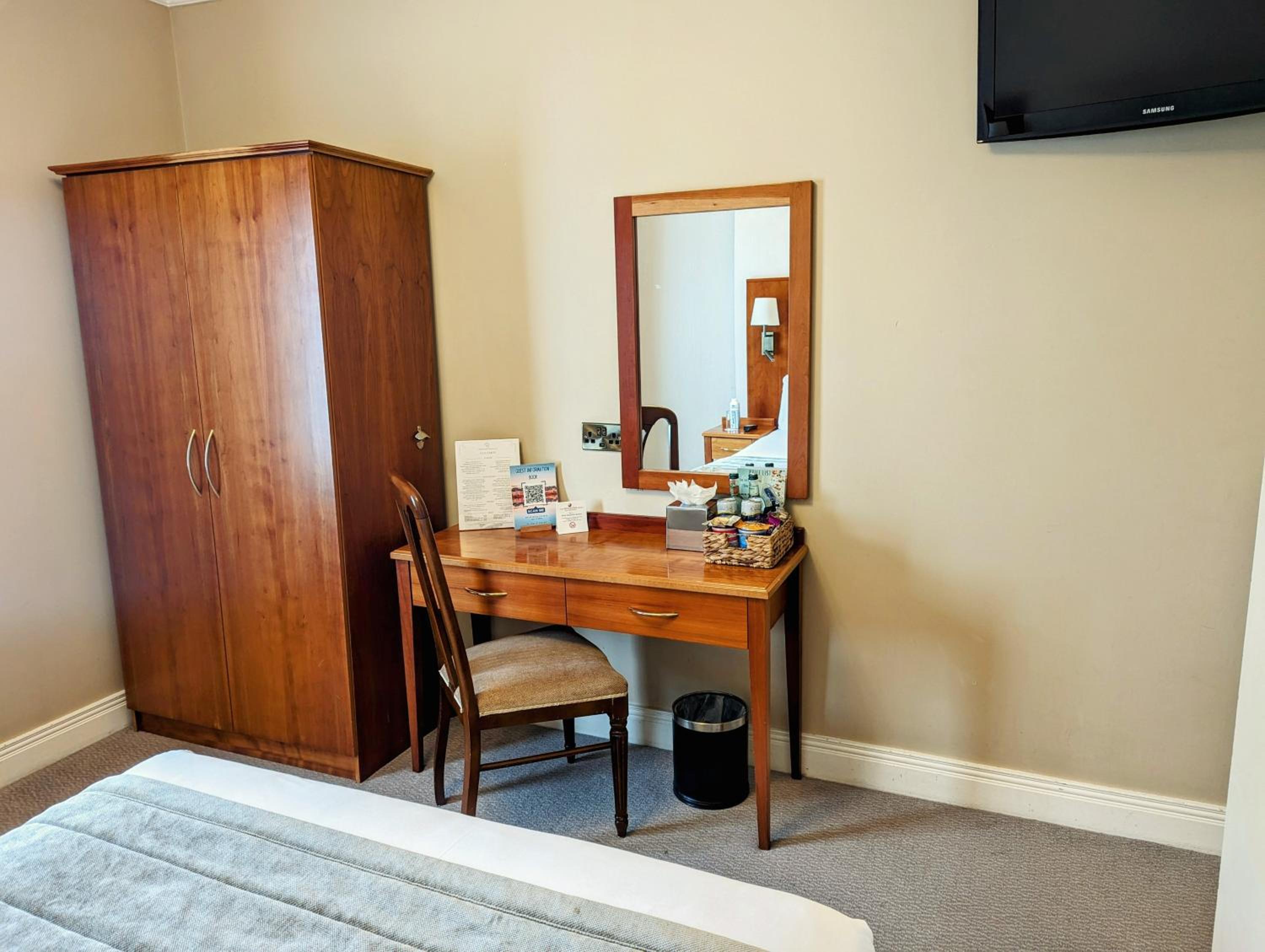 Standard Double Room - Photo 5