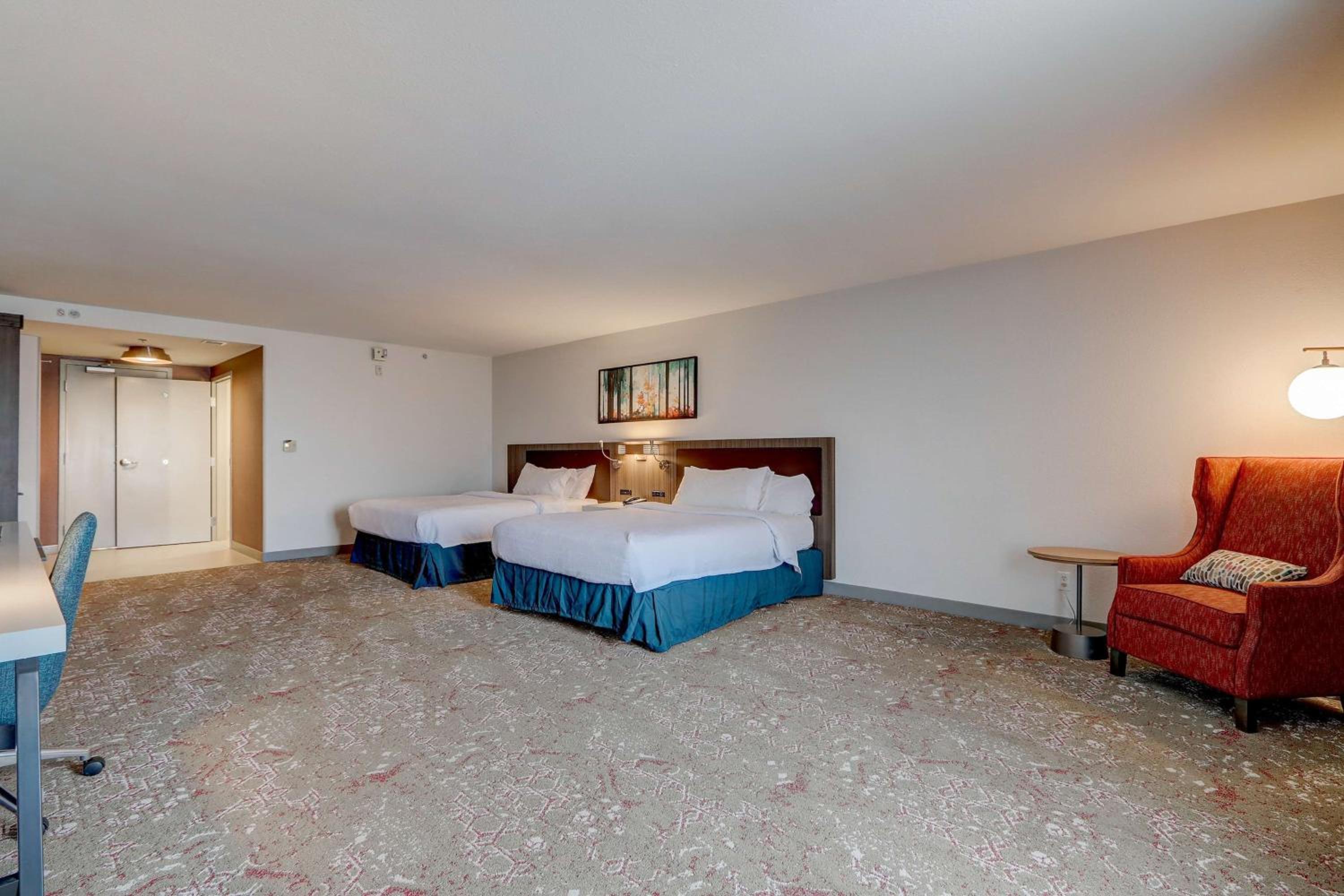 Queen Room with Two Queen Beds and Accessible Tub - Mobility Access - Photo 1