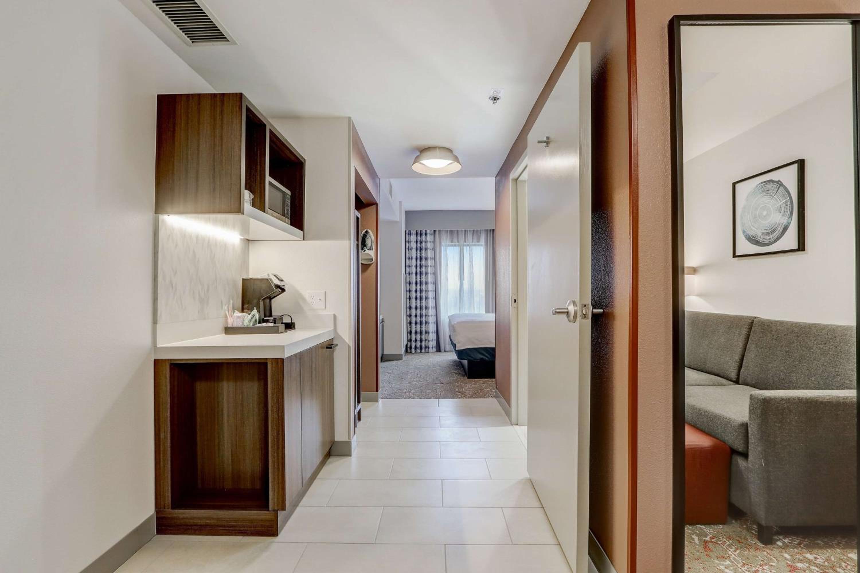 Junior King Suite with Seating Area - Photo 10