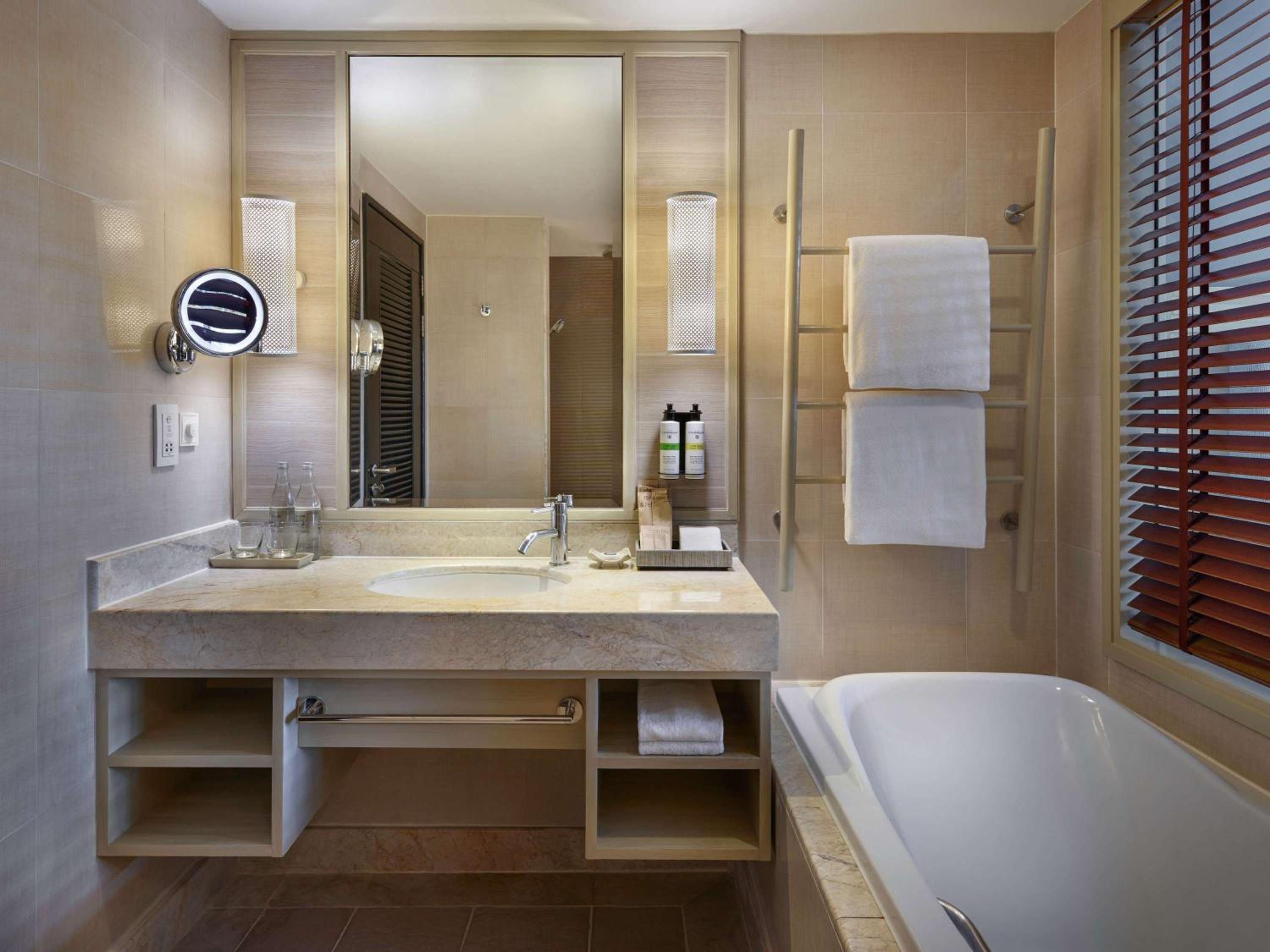 Deluxe Room - Photo 7