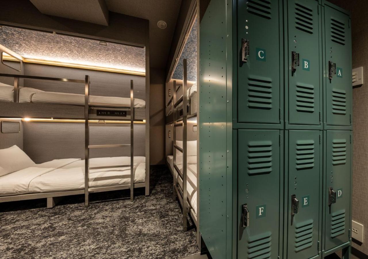 Single Bed in Mixed Dormitory Room