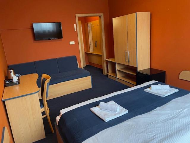 Superior Double or Twin Room - Photo 2