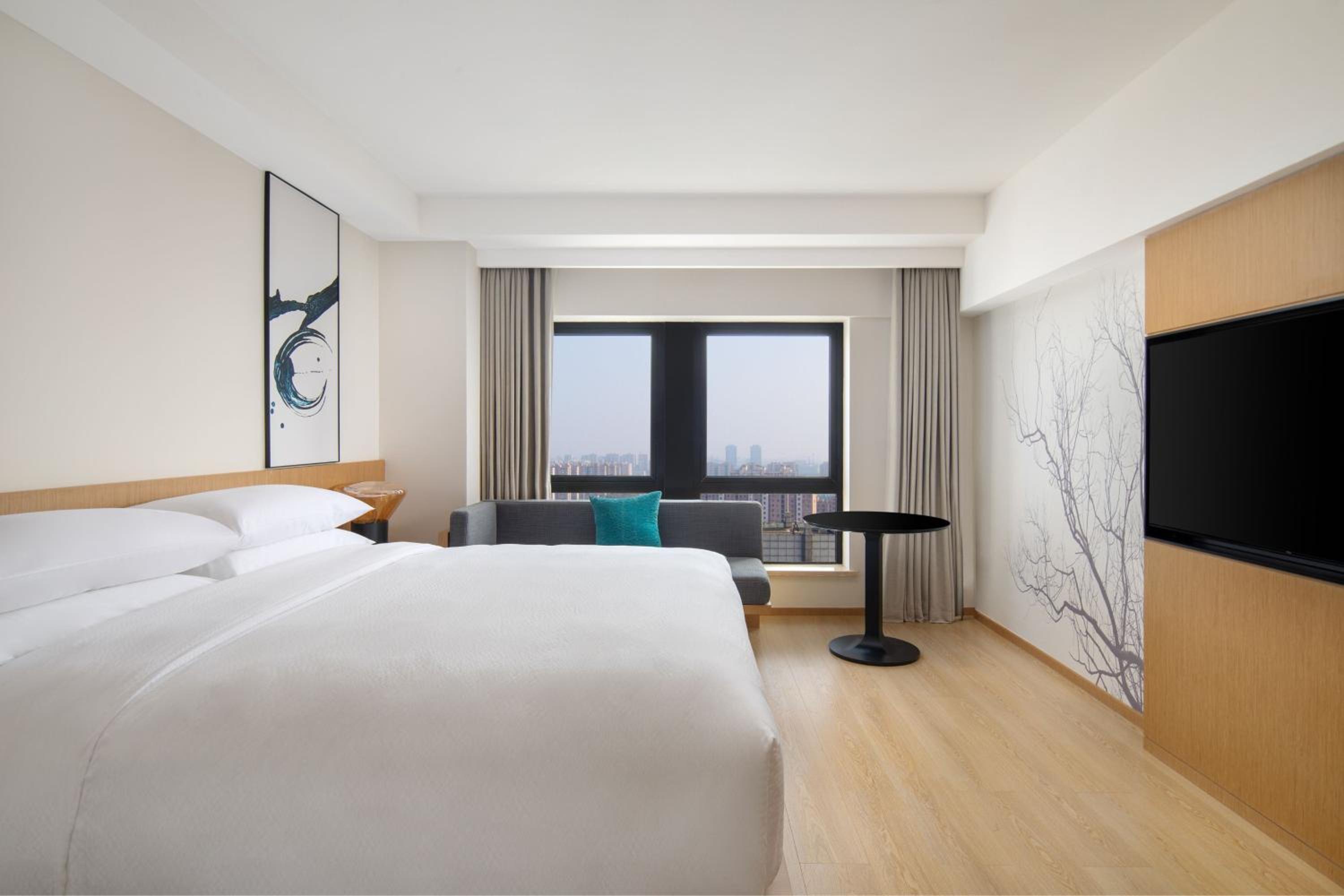 King Suite with City View