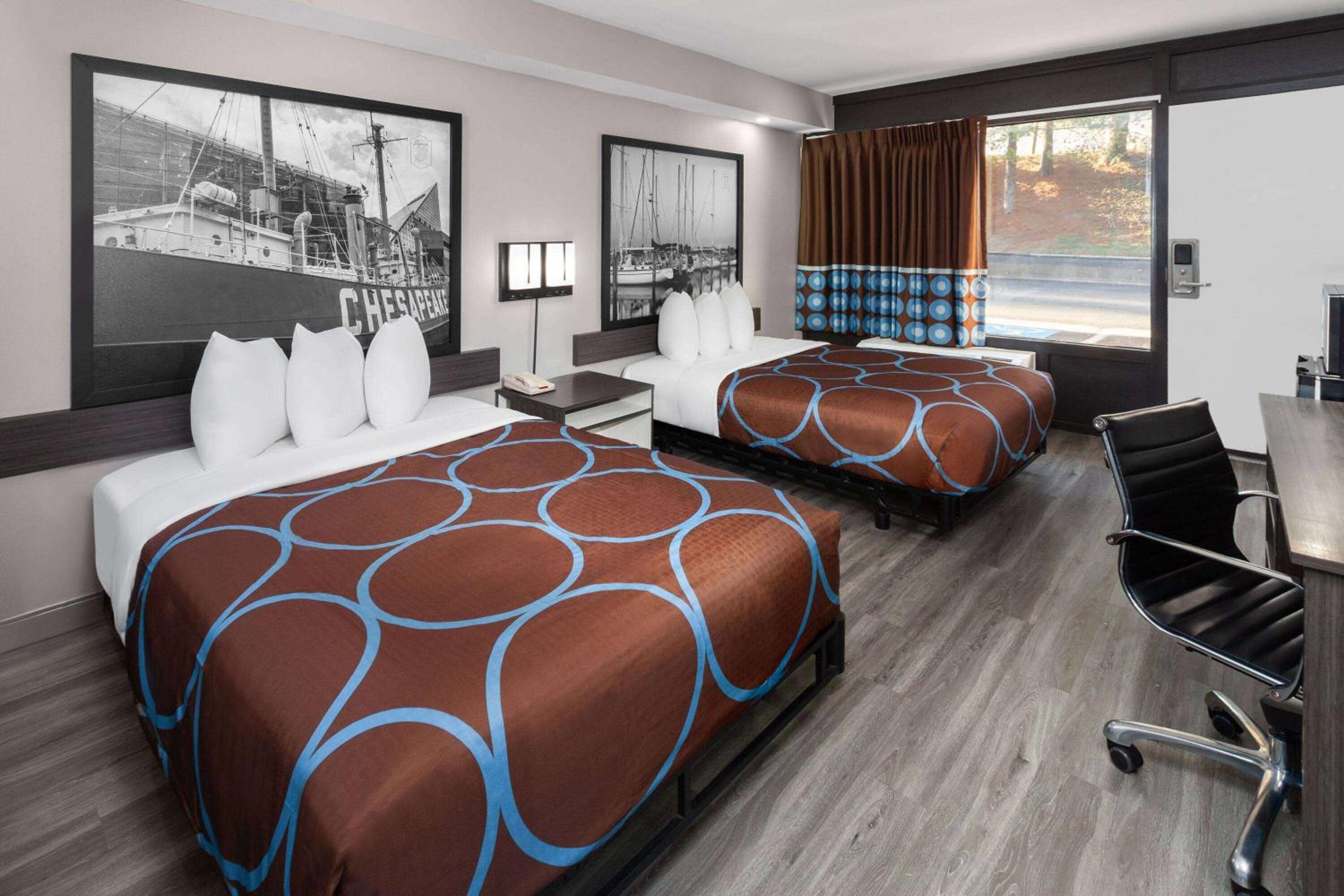 Double Room with Two Double Beds and Roll-In Shower - Mobility/Hearing Accessible - Non-Smoking - Photo 1