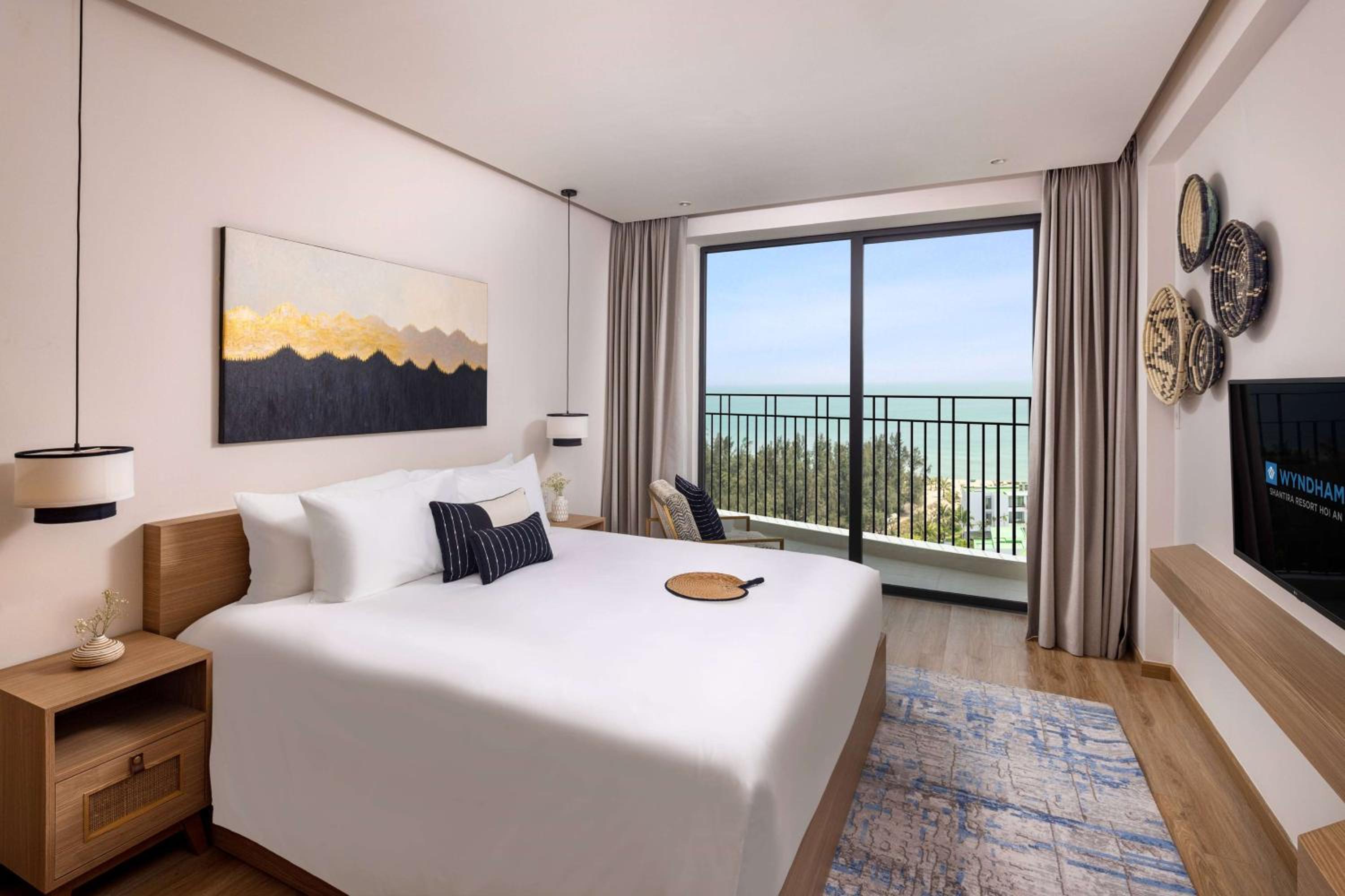Superior King Room with Ocean View - Photo 2