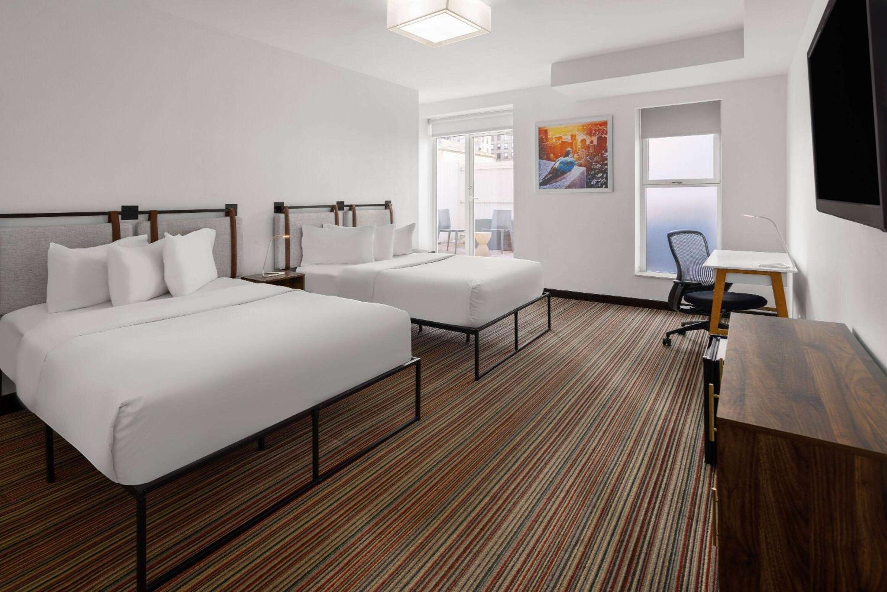 Two Double Beds, Deluxe, Balcony, Non-Smoking photo 1